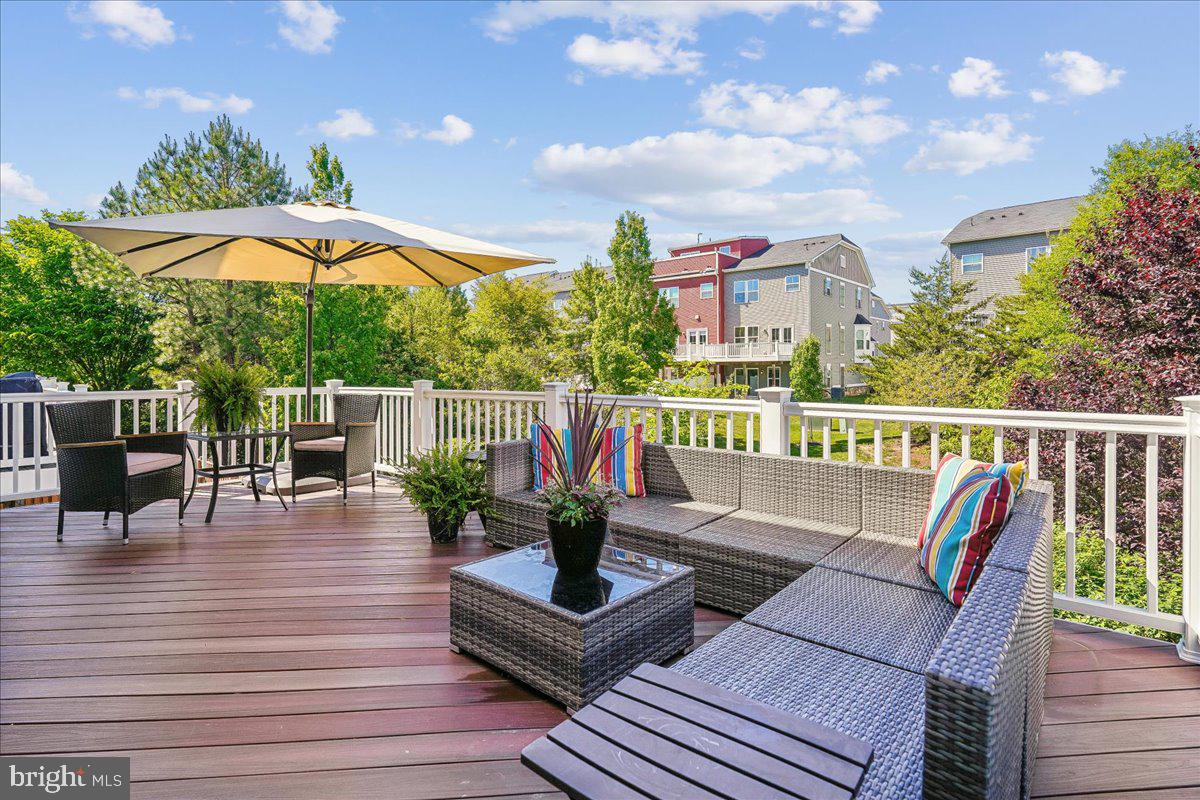 STRATSHIRE CROSSING - Residential