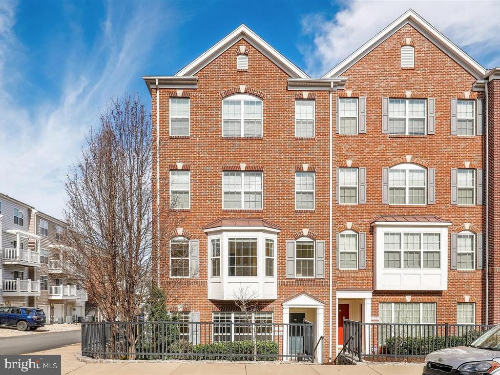 POTOMAC CLUB II - Residential Lease