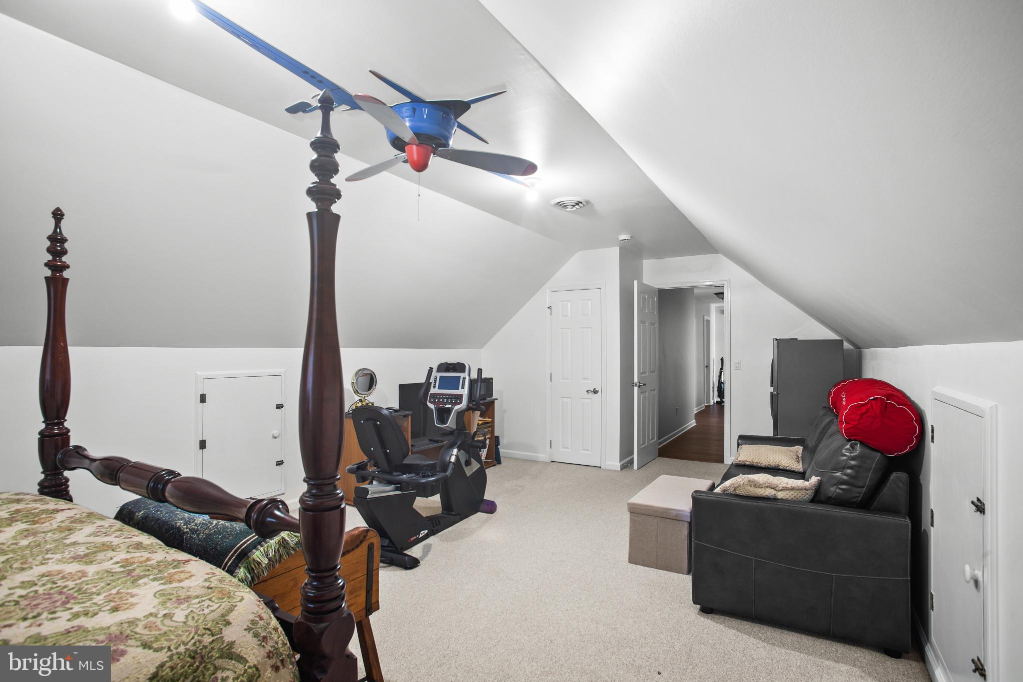 WILLOW CREEK - Residential