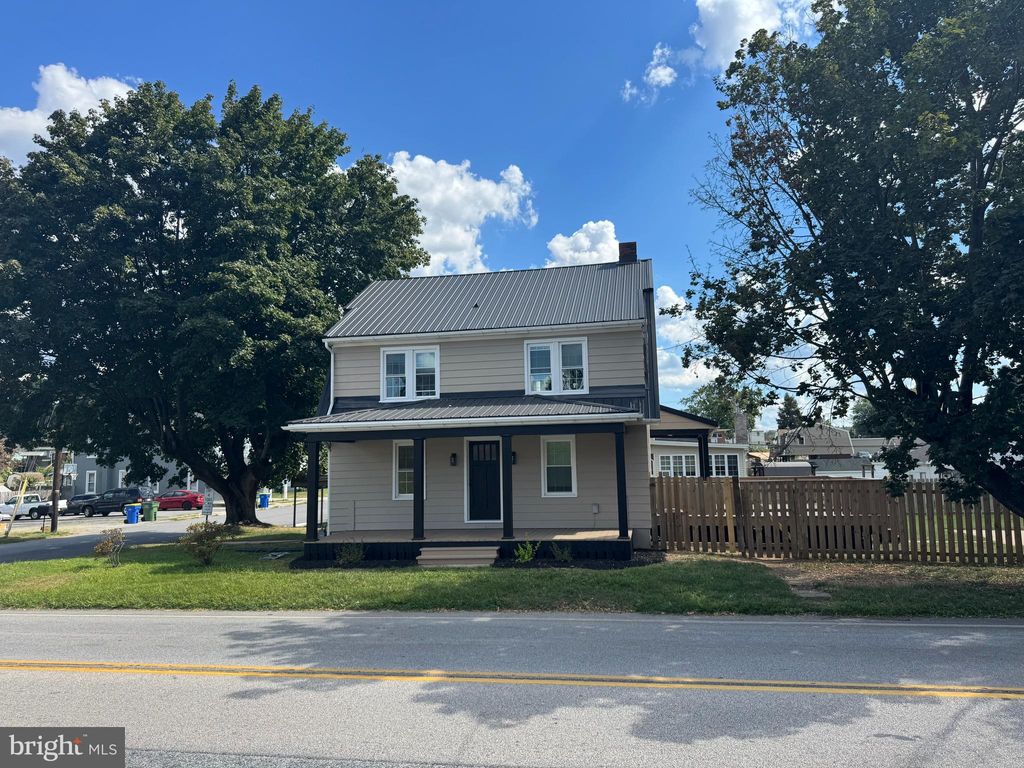 Photo of 102 Lightner Road, YORK, PA 17404 (MLS # PAYK2089554)