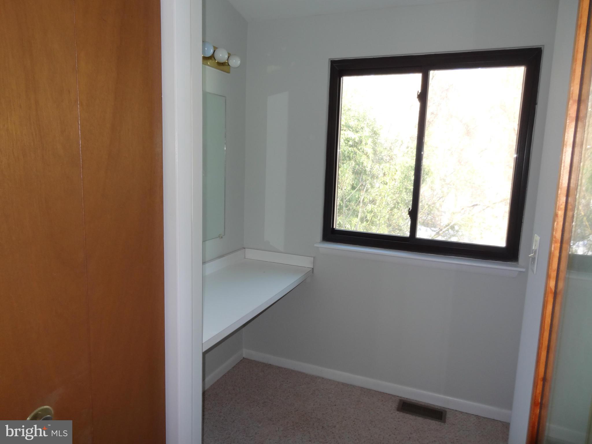 COOL POND - Residential