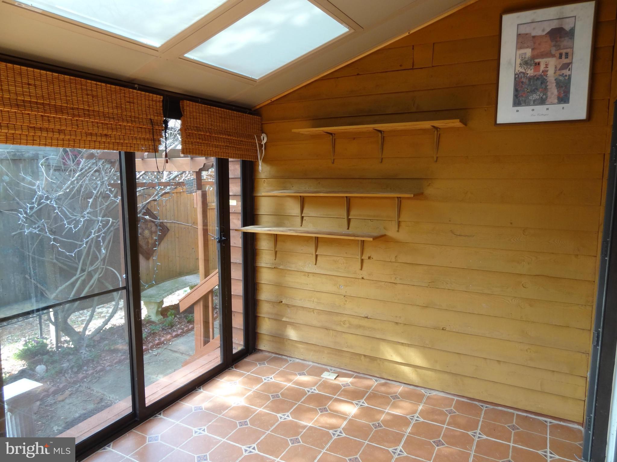 COOL POND - Residential