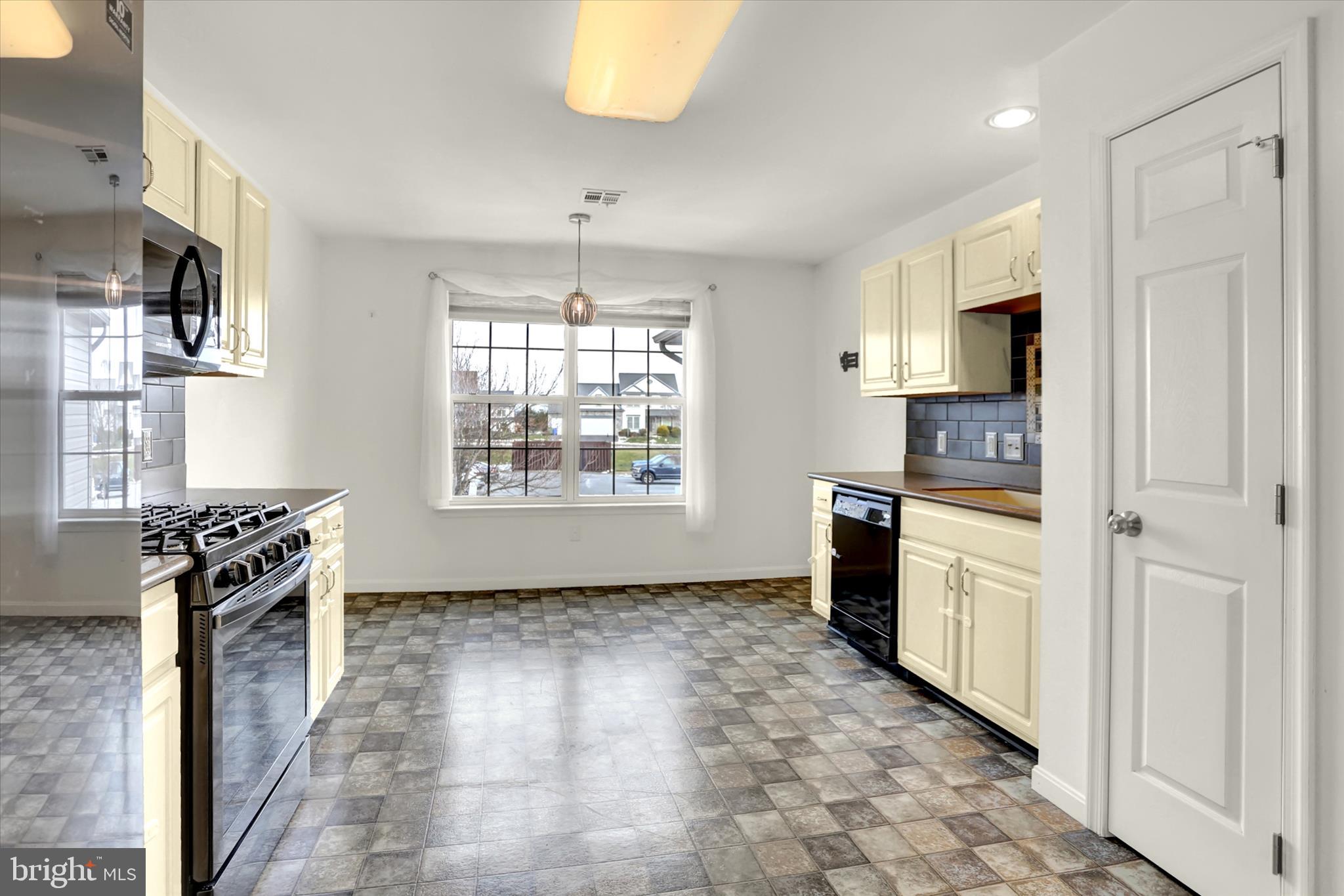 PINNACLE AT HERSHEY MEADOWS - Residential