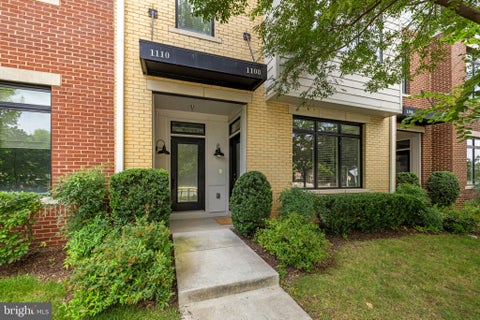 Photo of 1108 Ribbon Limestone Terrace SE, LEESBURG, VA 20175 (MLS # VALO2135888)