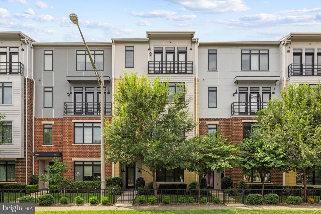 Photo of 1108 Ribbon Limestone Terrace SE, LEESBURG, VA 20175 (MLS # VALO2135888)