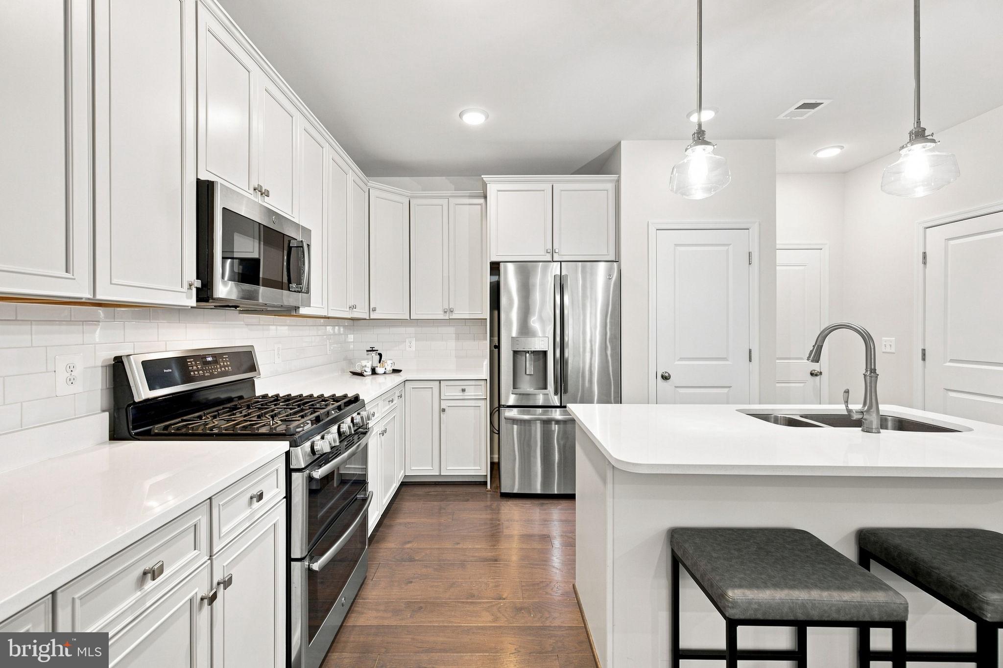 1108 RIBBON LIMESTONE TERRACE SE