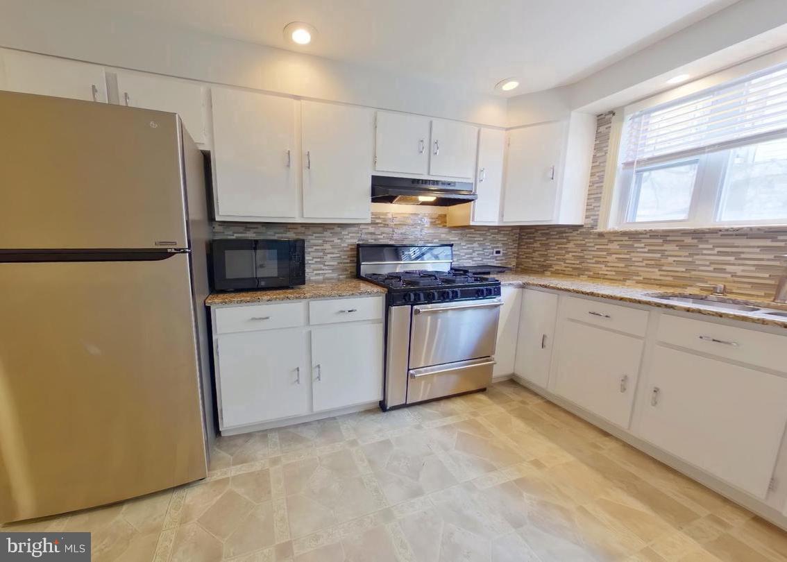 EAST PASSYUNK CROSSING - Residential Lease