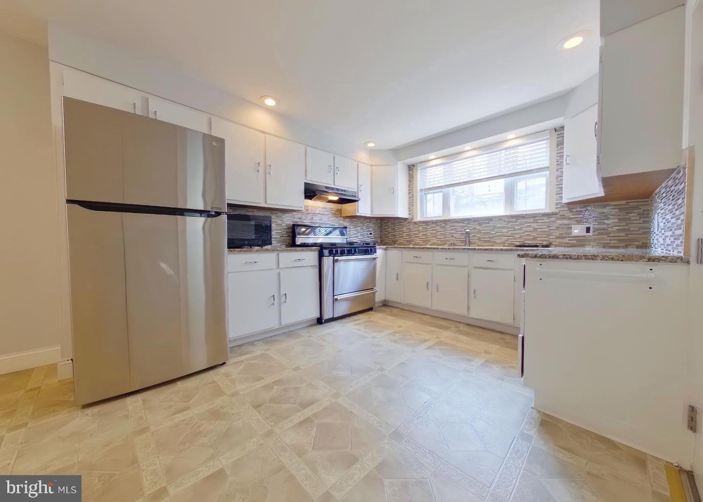 EAST PASSYUNK CROSSING - Residential Lease