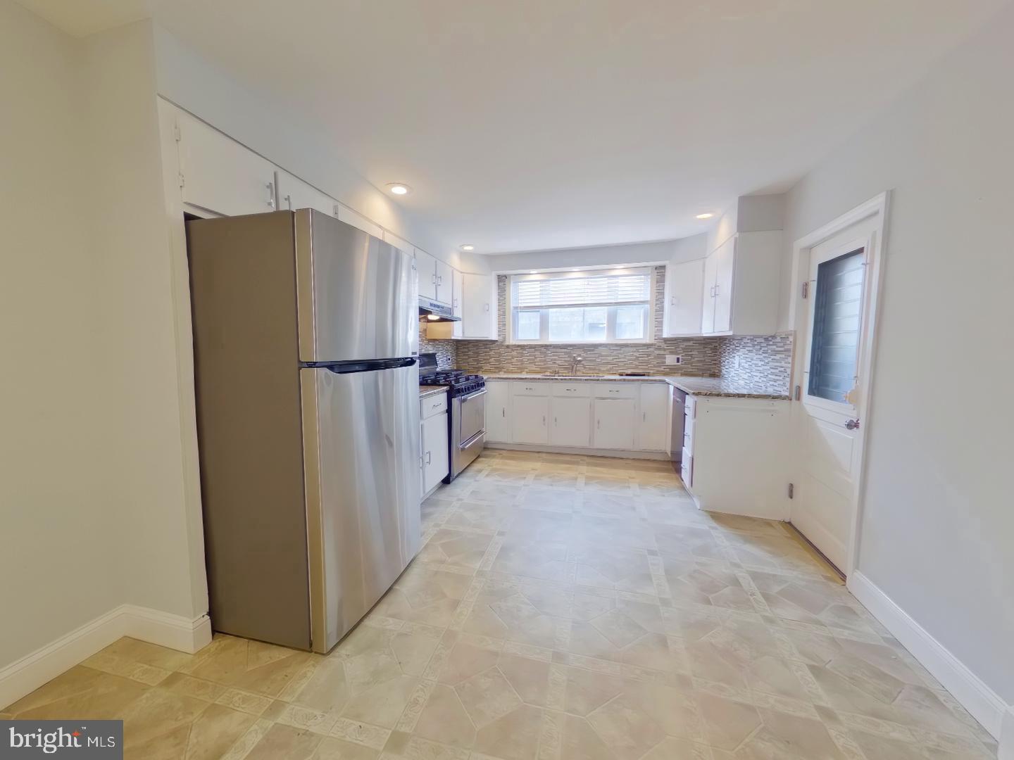 EAST PASSYUNK CROSSING - Residential Lease