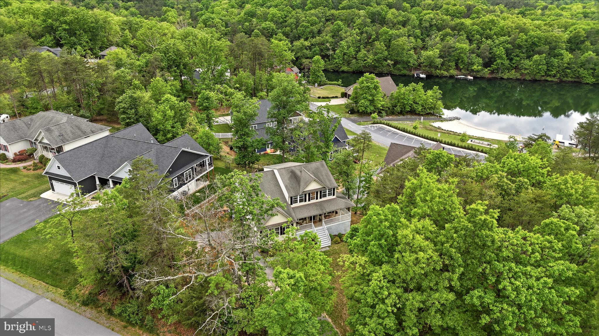 LAKE HOLIDAY ESTATES - Residential