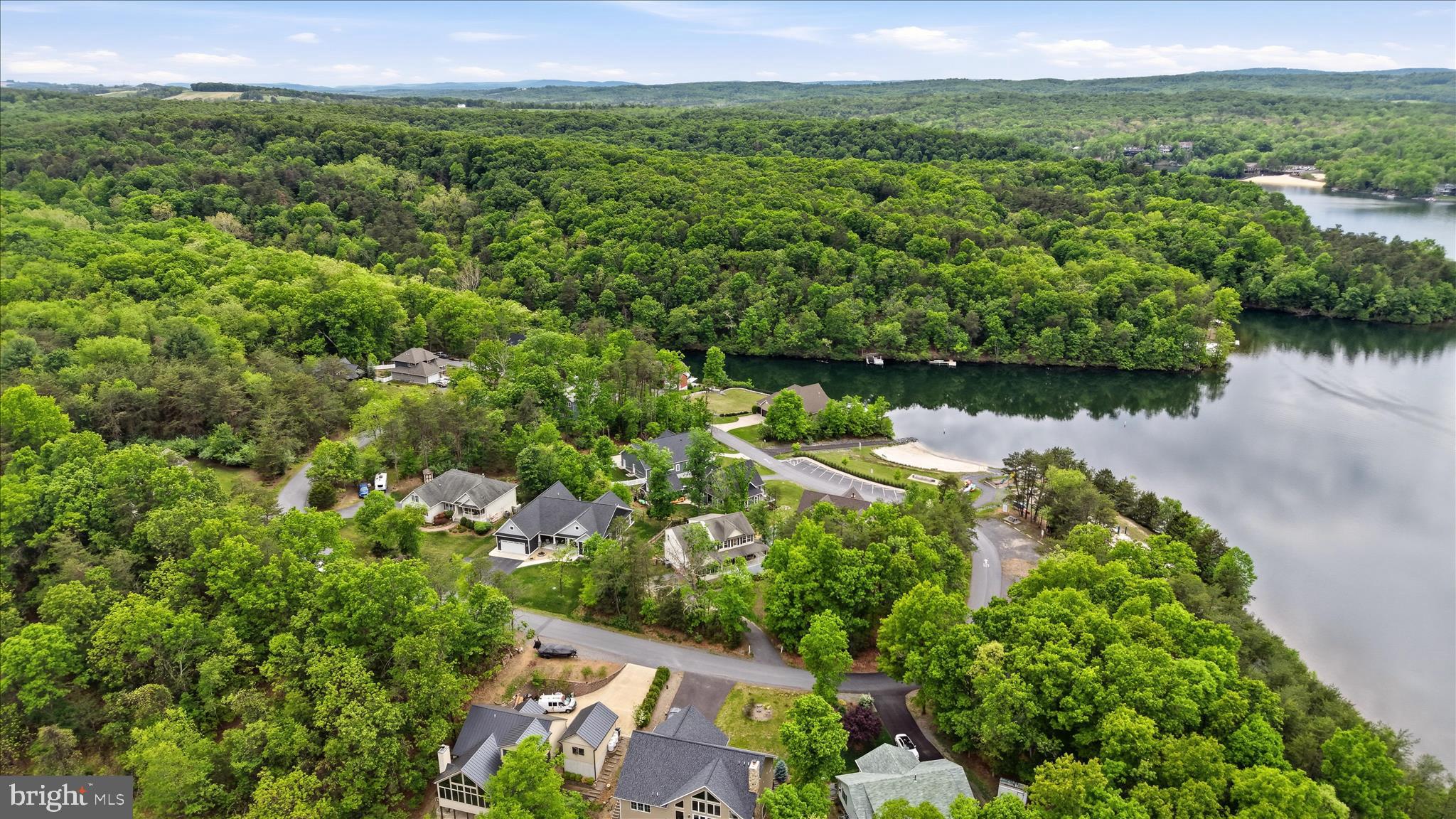 LAKE HOLIDAY ESTATES - Residential