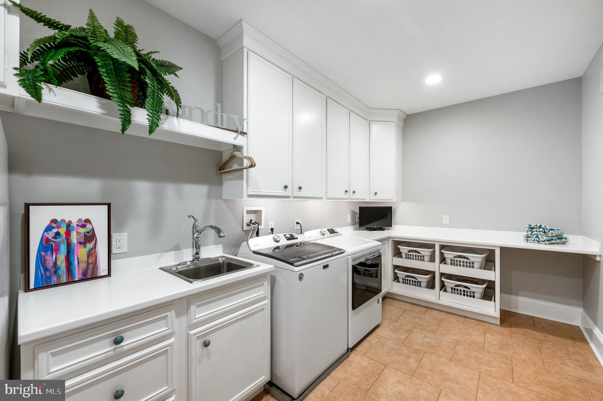 RADNOR HUNT - Residential