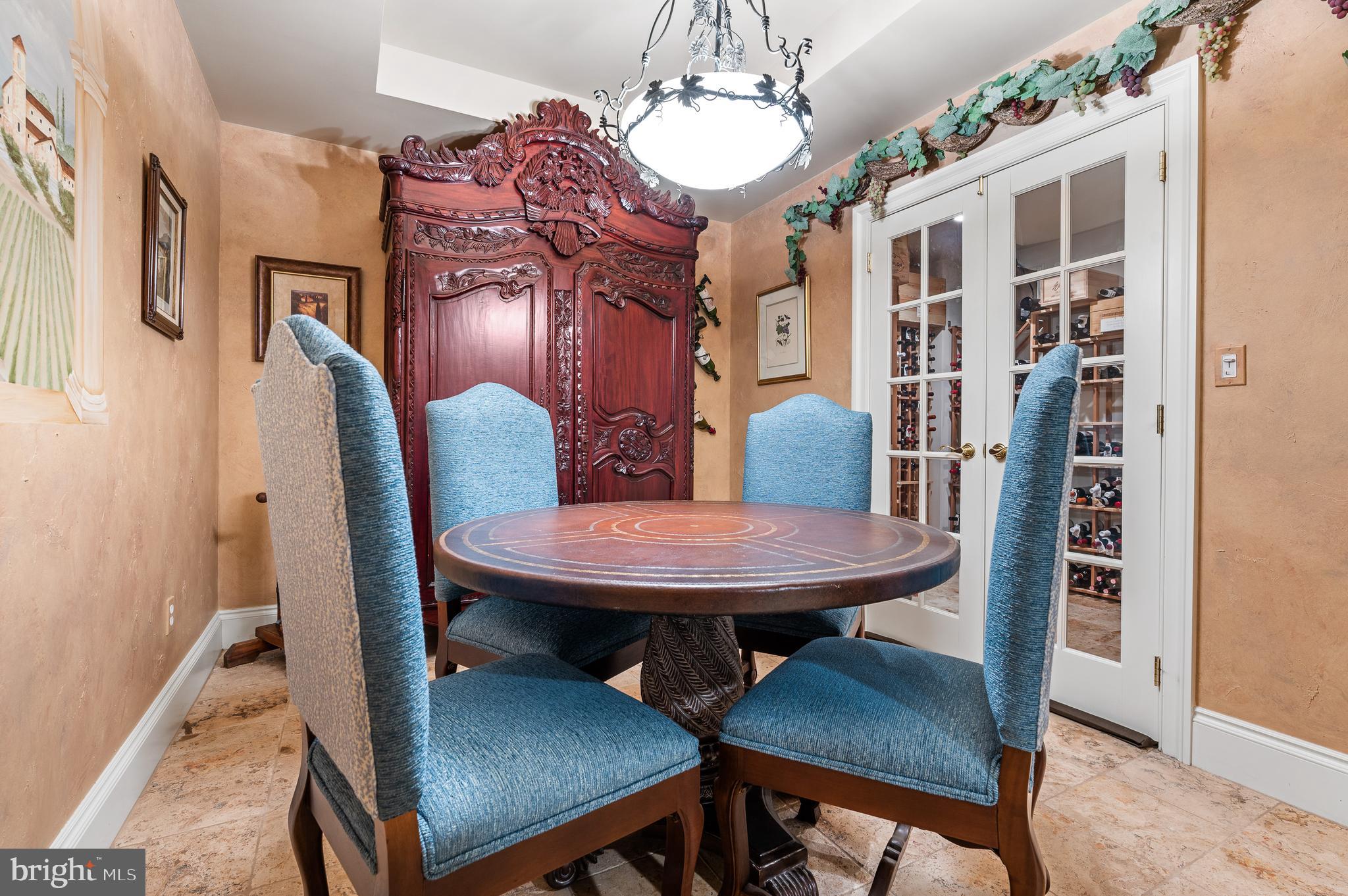 RADNOR HUNT - Residential