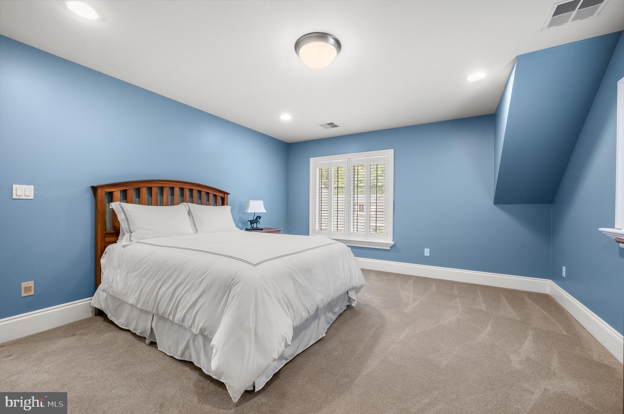 RADNOR HUNT - Residential