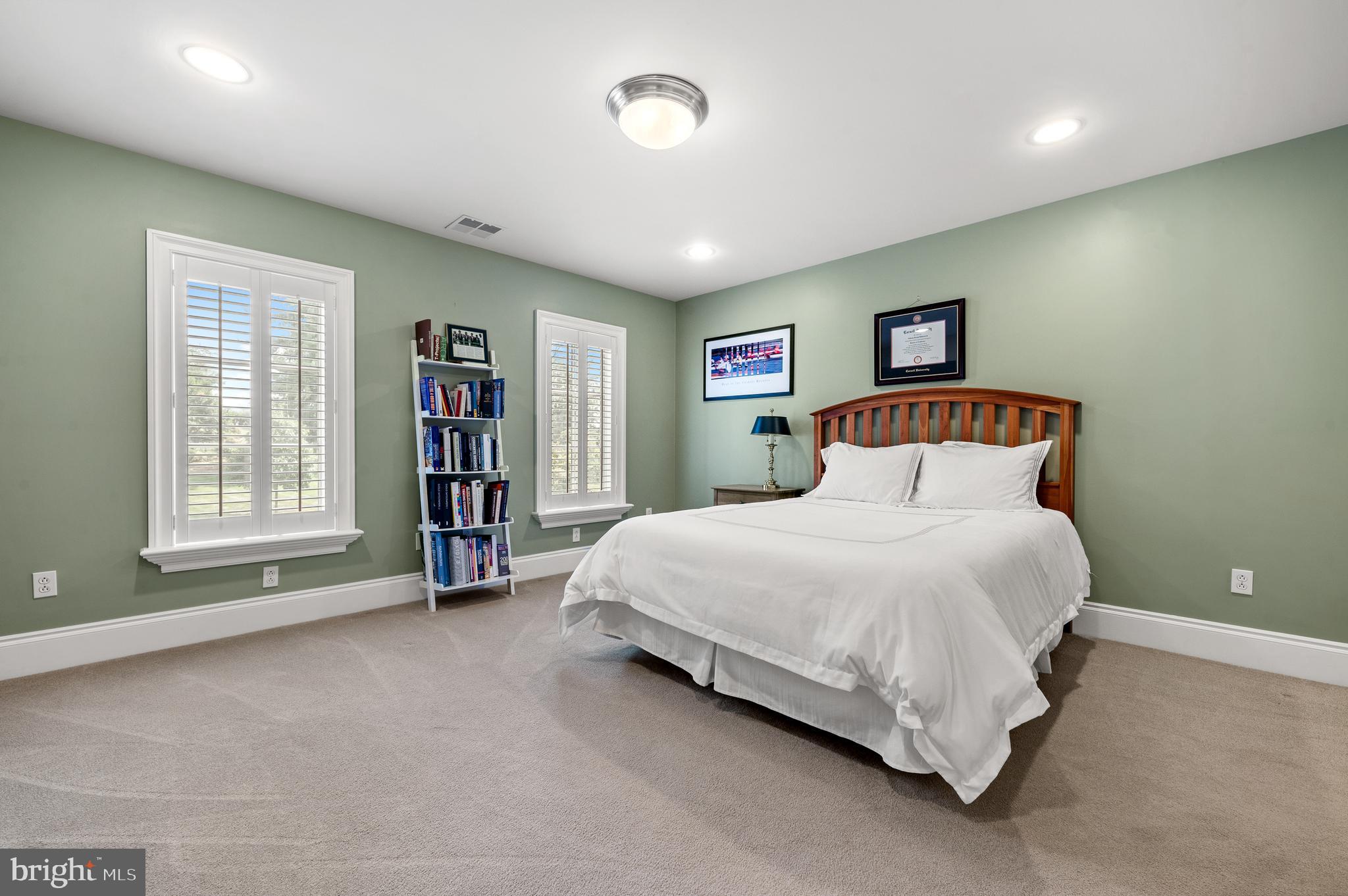 RADNOR HUNT - Residential