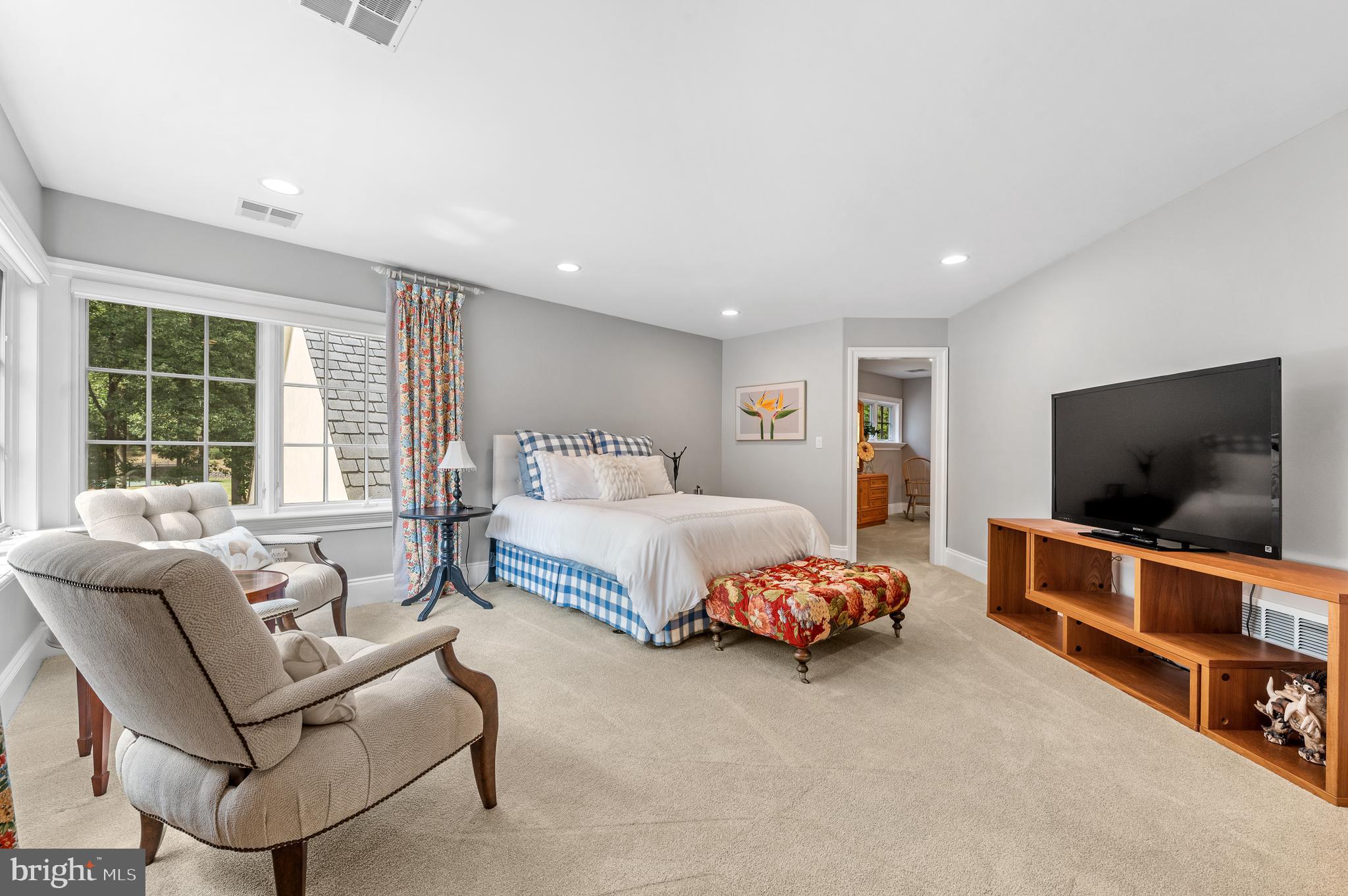 RADNOR HUNT - Residential