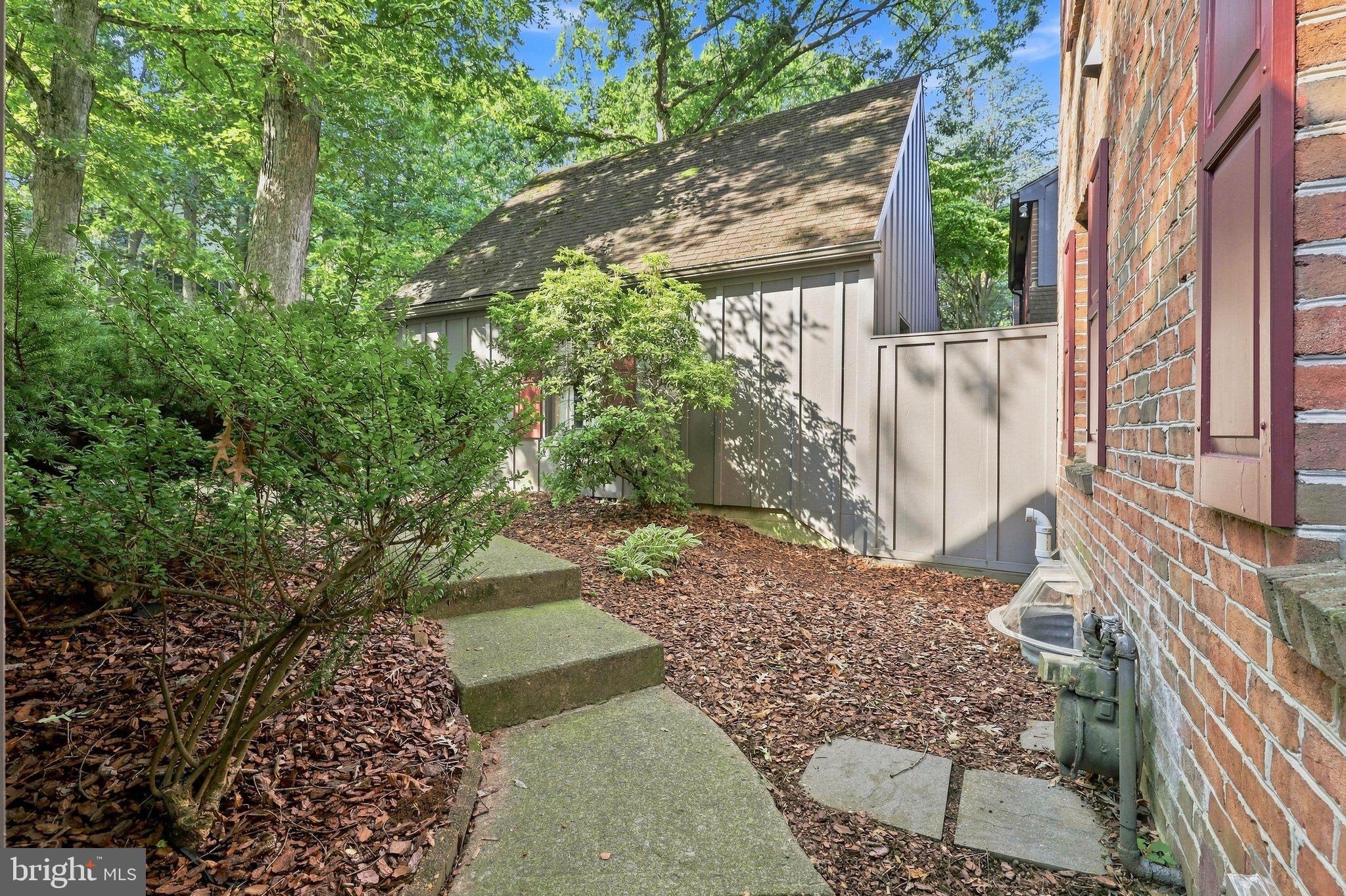 1203 LIMERICK COURT
