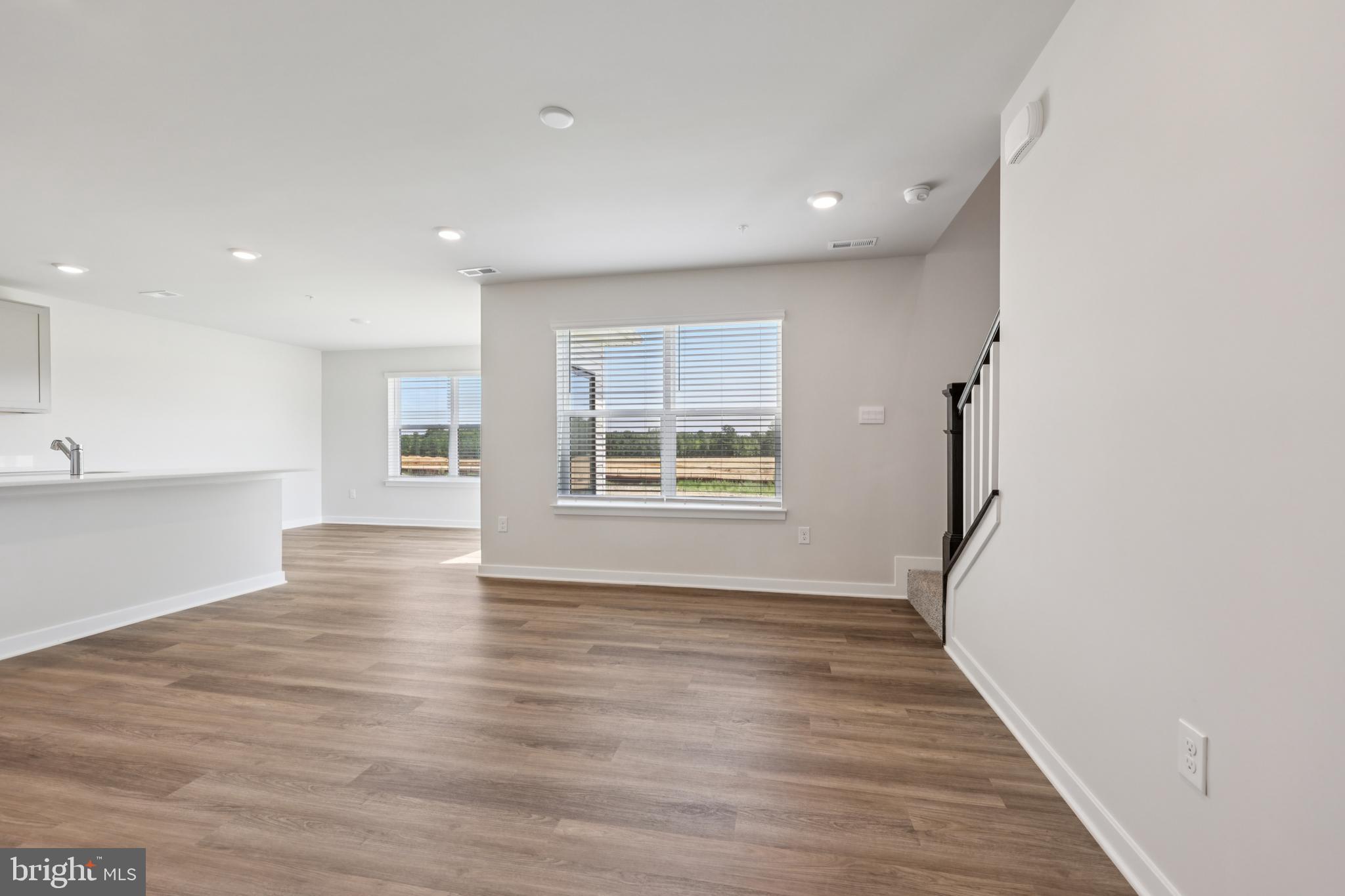 481 WOODGRAIN AVENUE