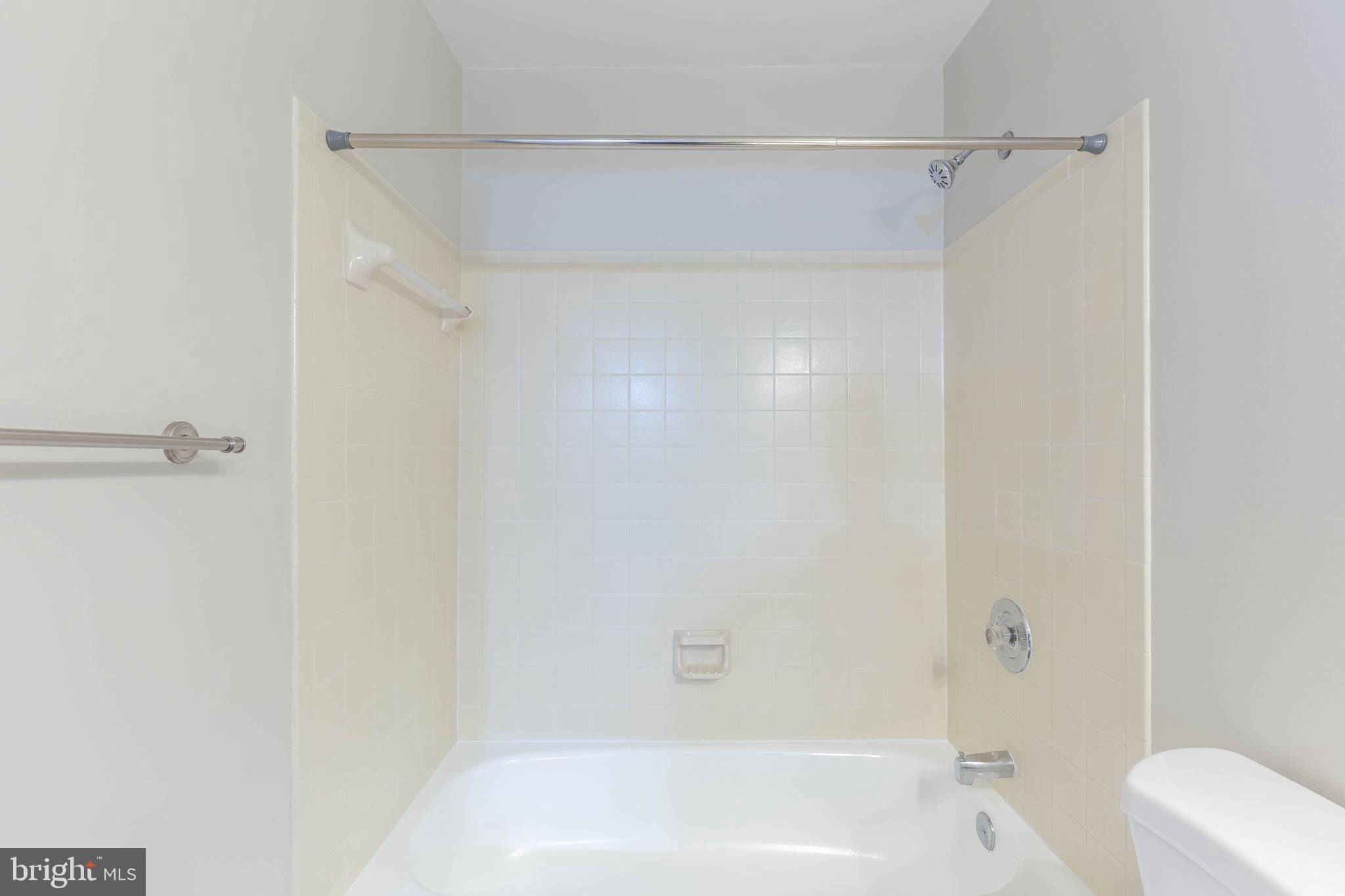 LITTLE ROCKY RUN - Residential Lease