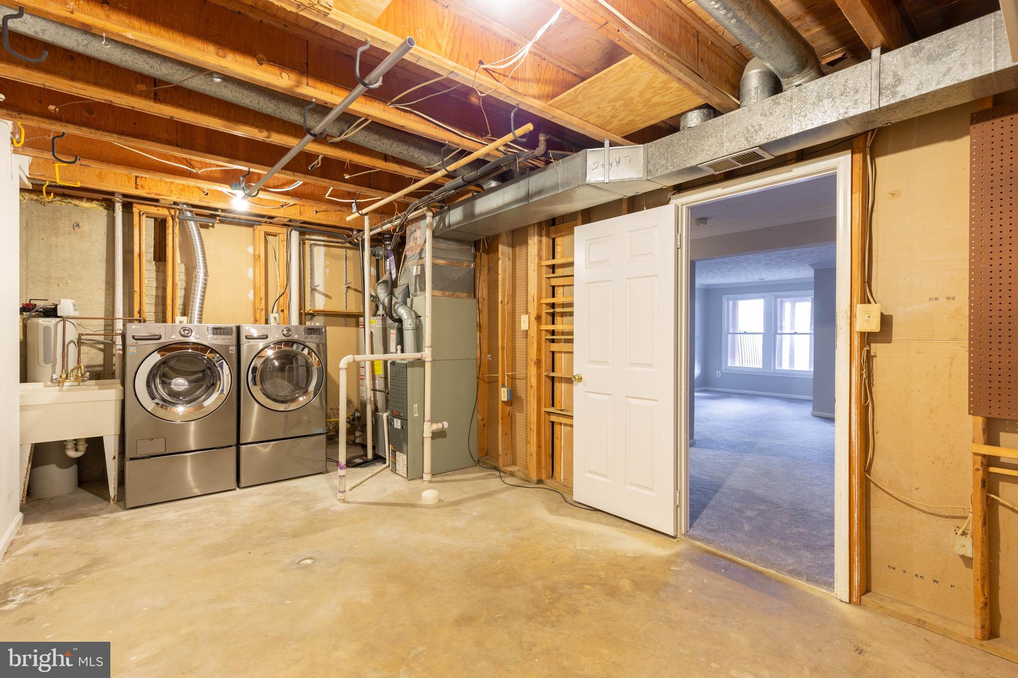 LITTLE ROCKY RUN - Residential Lease