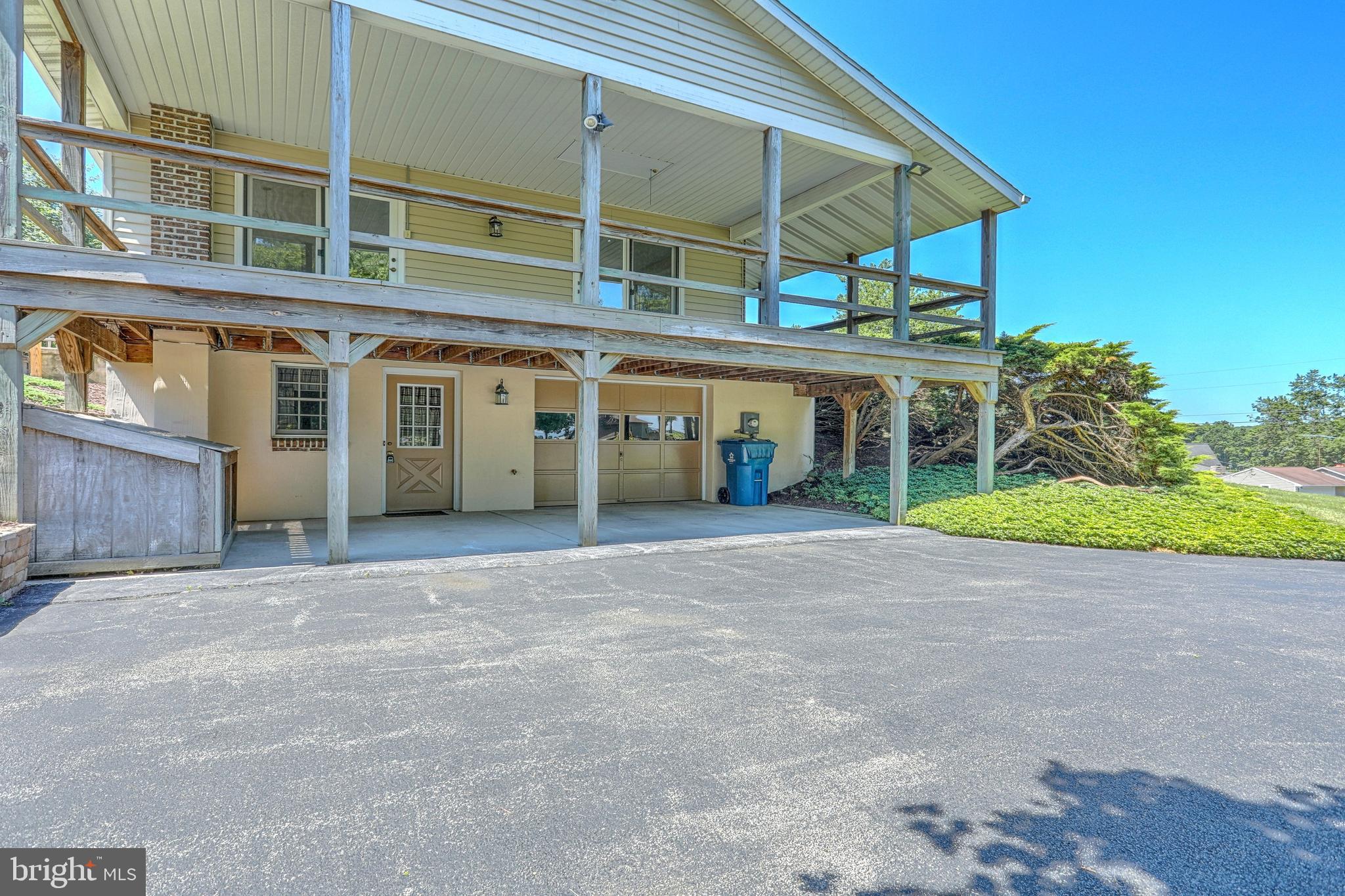 LAKE MEADE - Residential