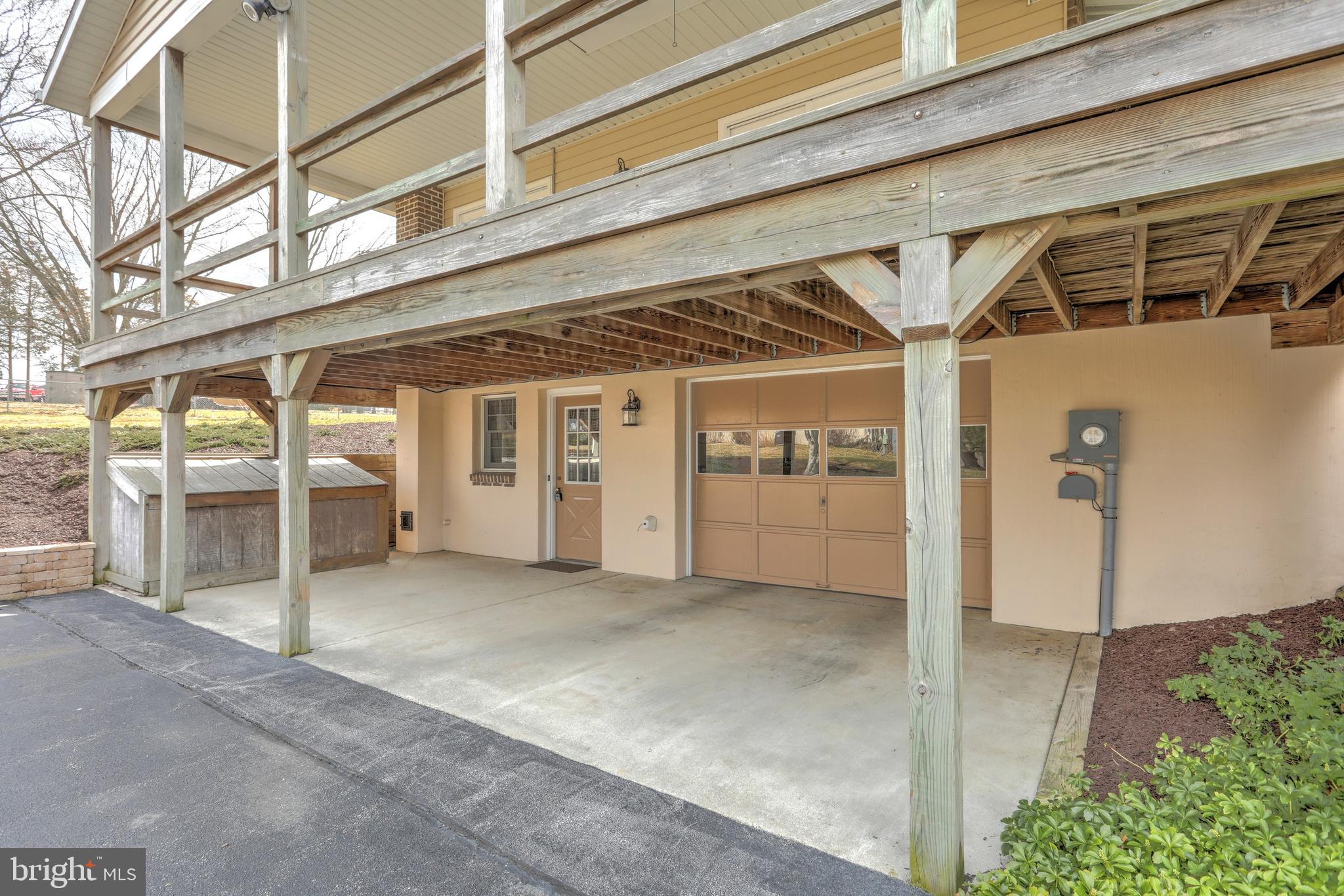 LAKE MEADE - Residential