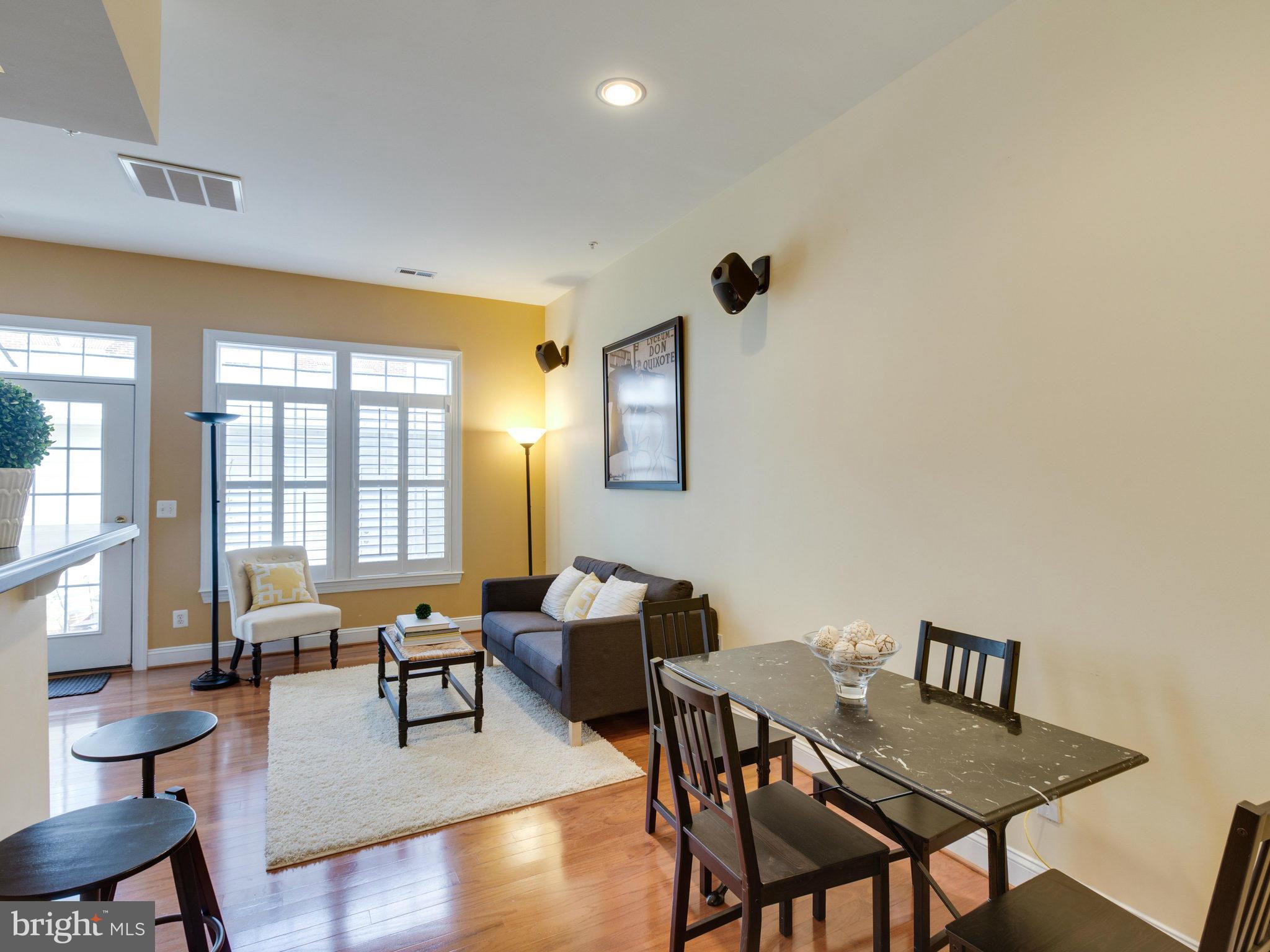 OLD TOWN CRESCENT - Residential