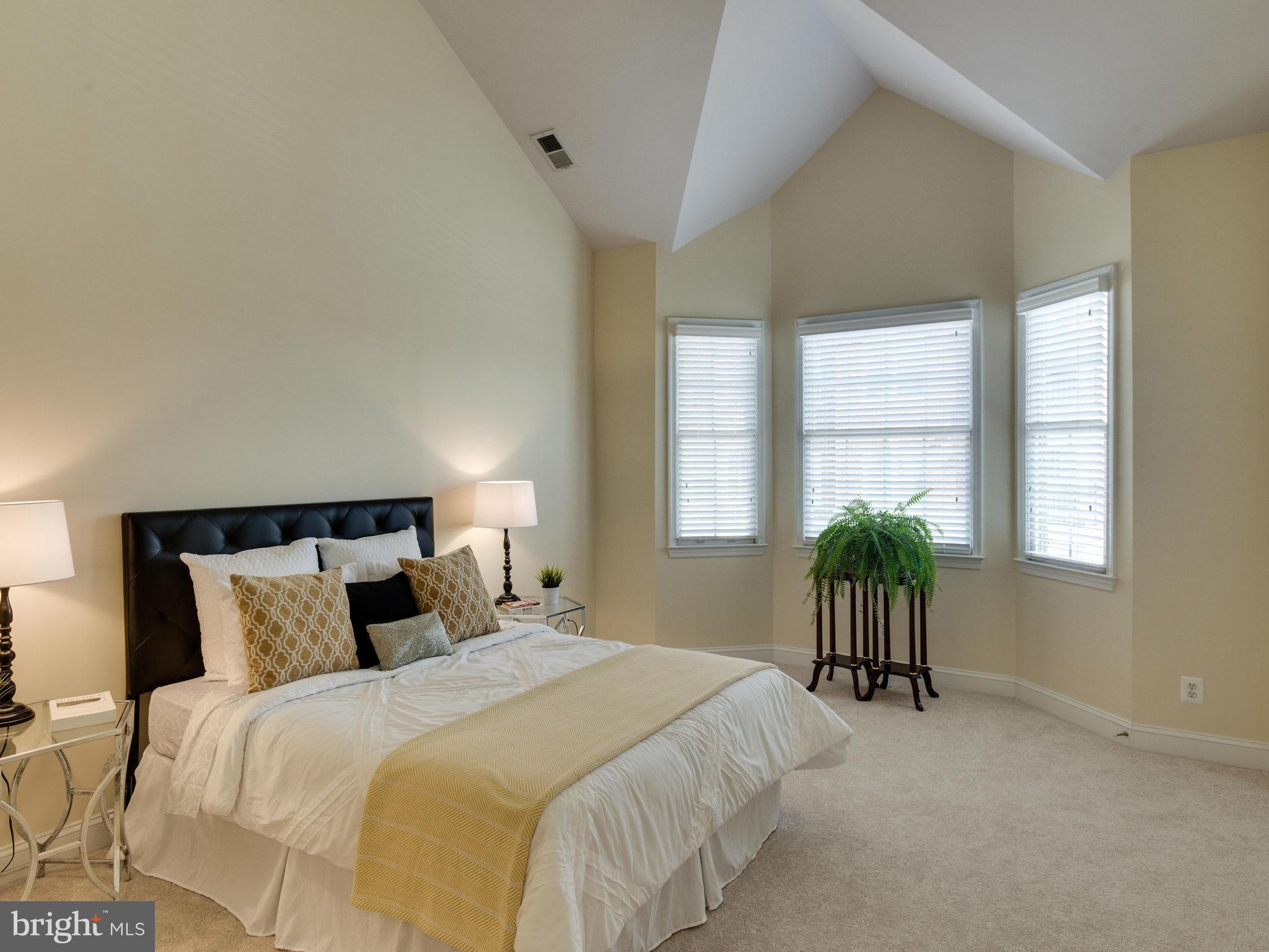 OLD TOWN CRESCENT - Residential