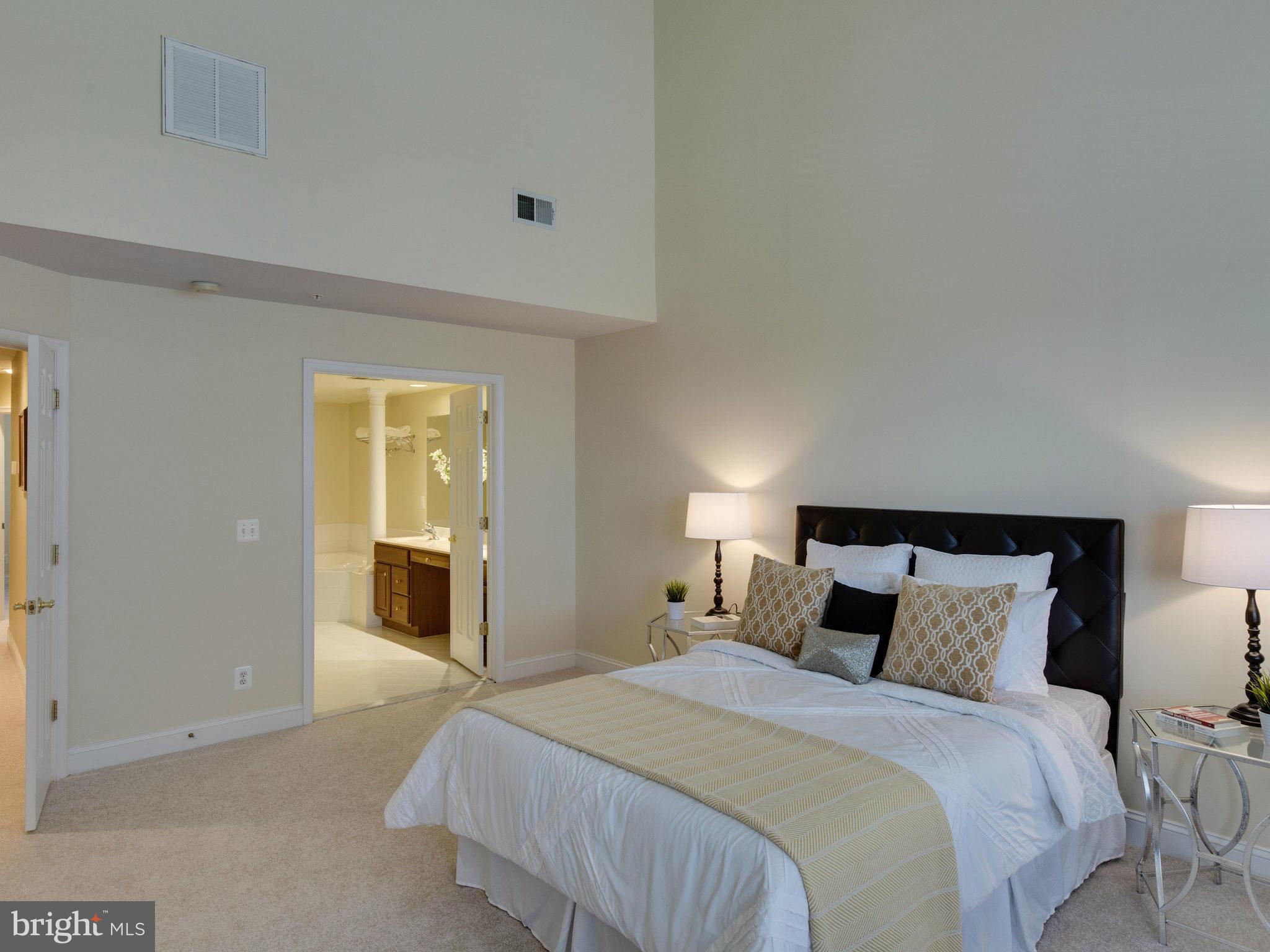 OLD TOWN CRESCENT - Residential