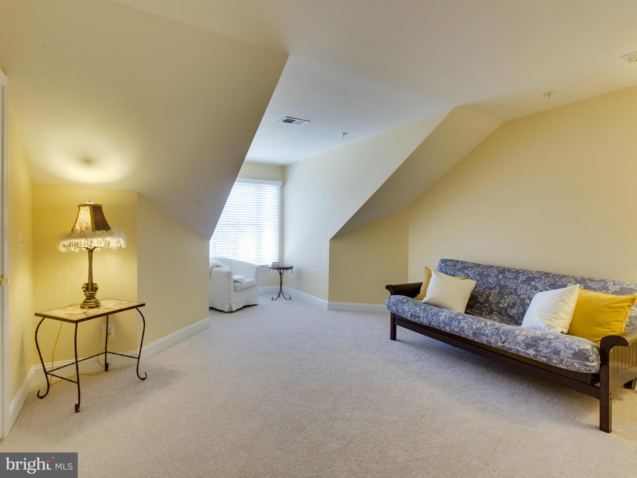 OLD TOWN CRESCENT - Residential