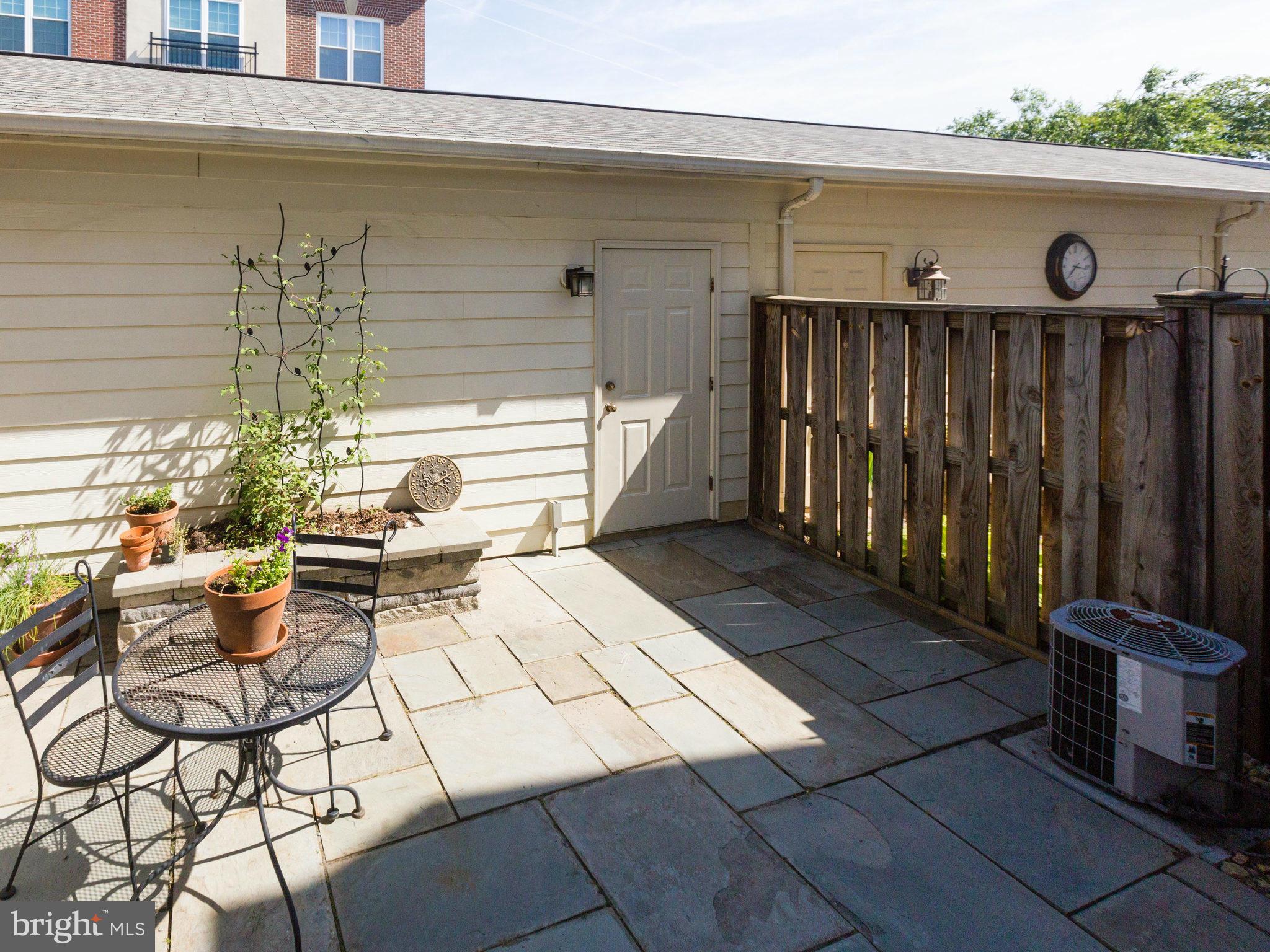 OLD TOWN CRESCENT - Residential