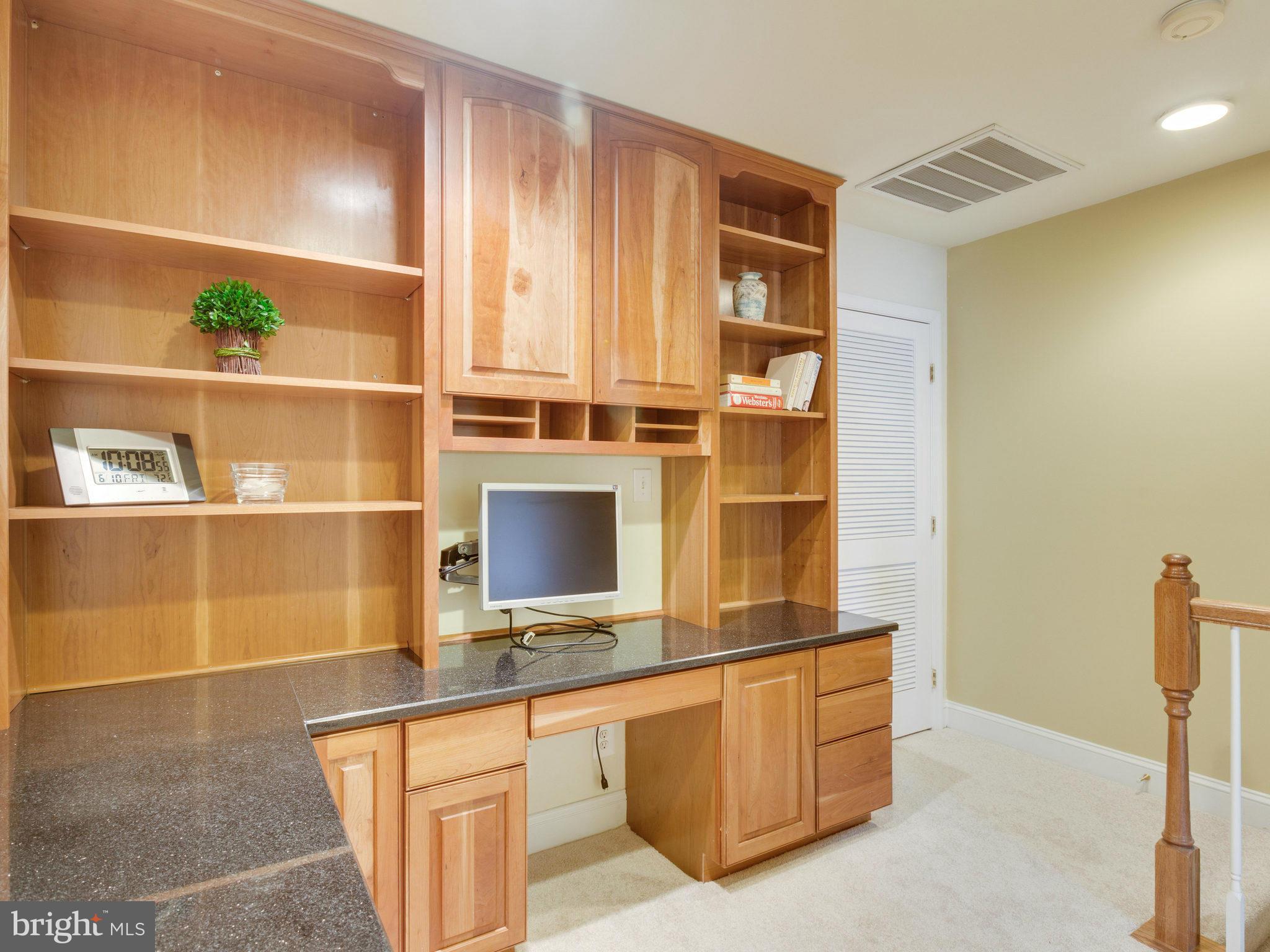 OLD TOWN CRESCENT - Residential