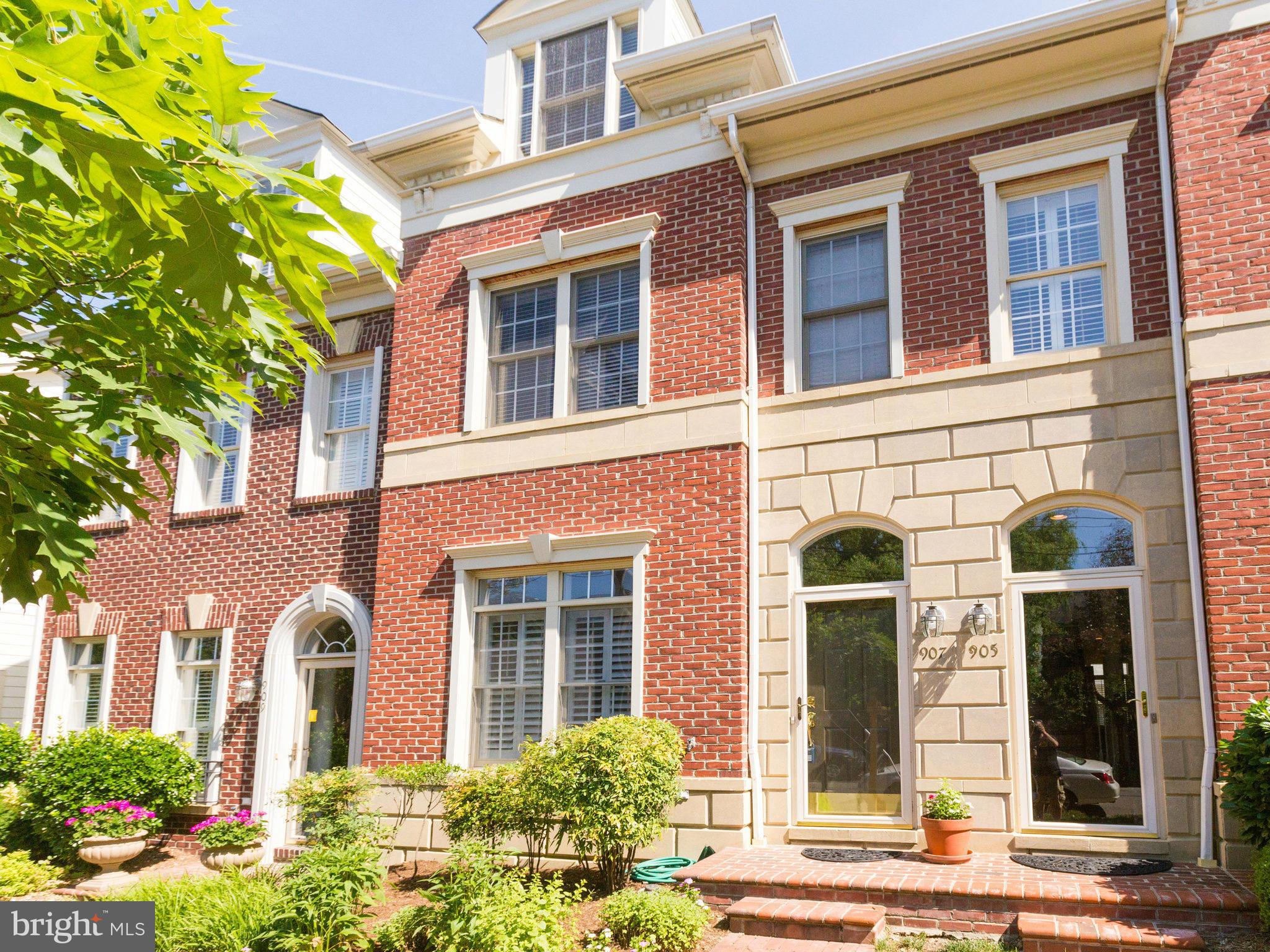 OLD TOWN CRESCENT - Residential