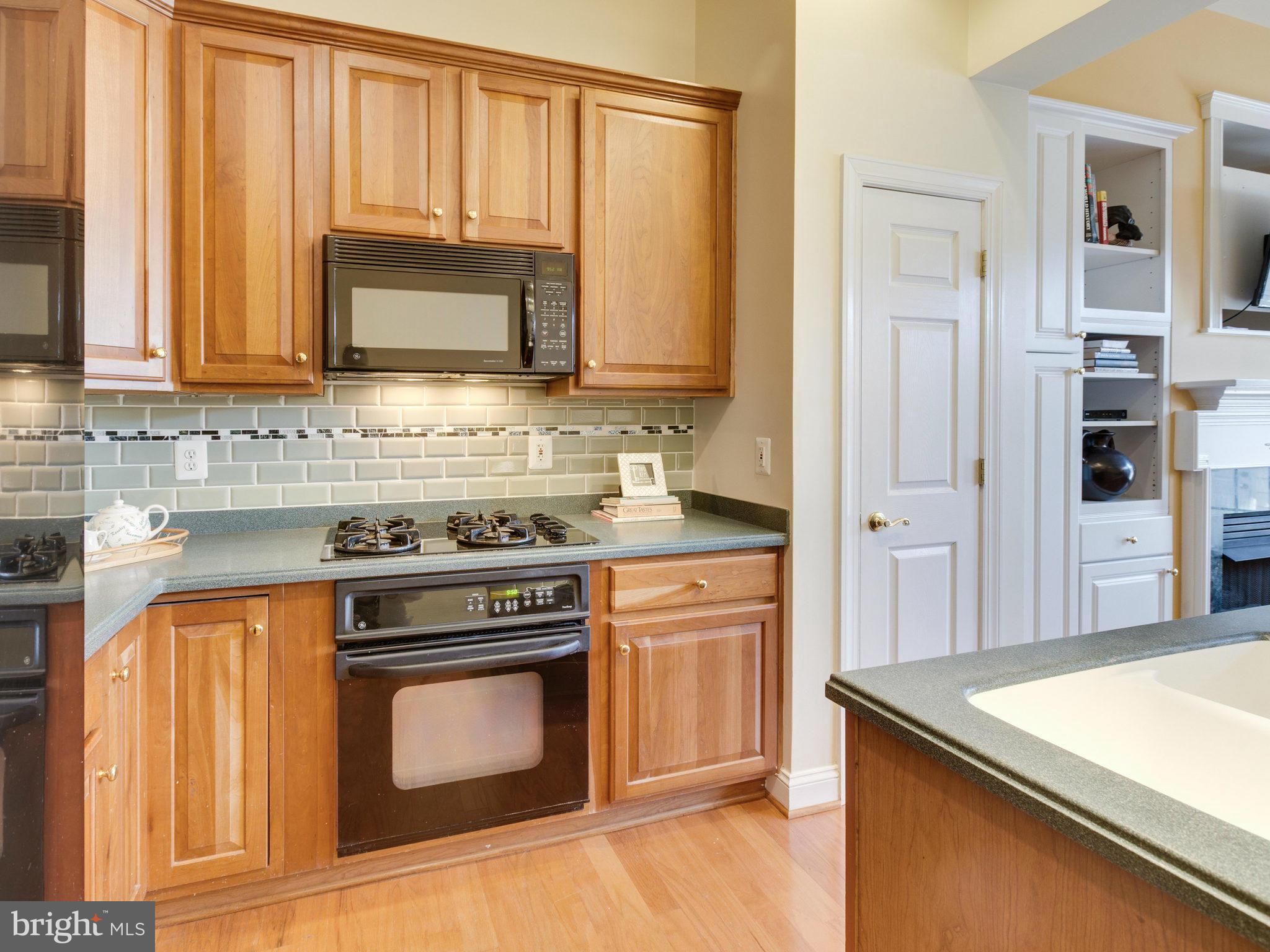 OLD TOWN CRESCENT - Residential