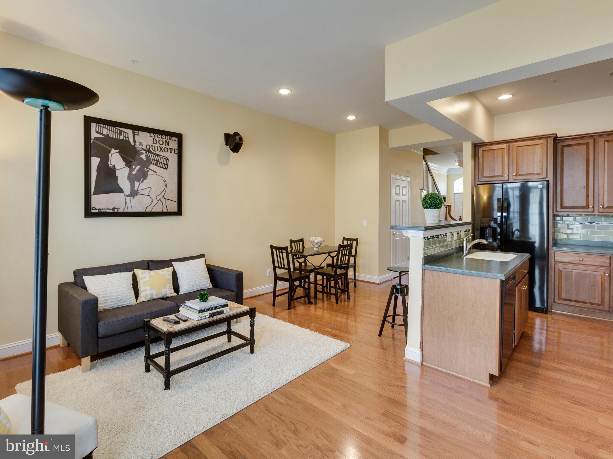 OLD TOWN CRESCENT - Residential