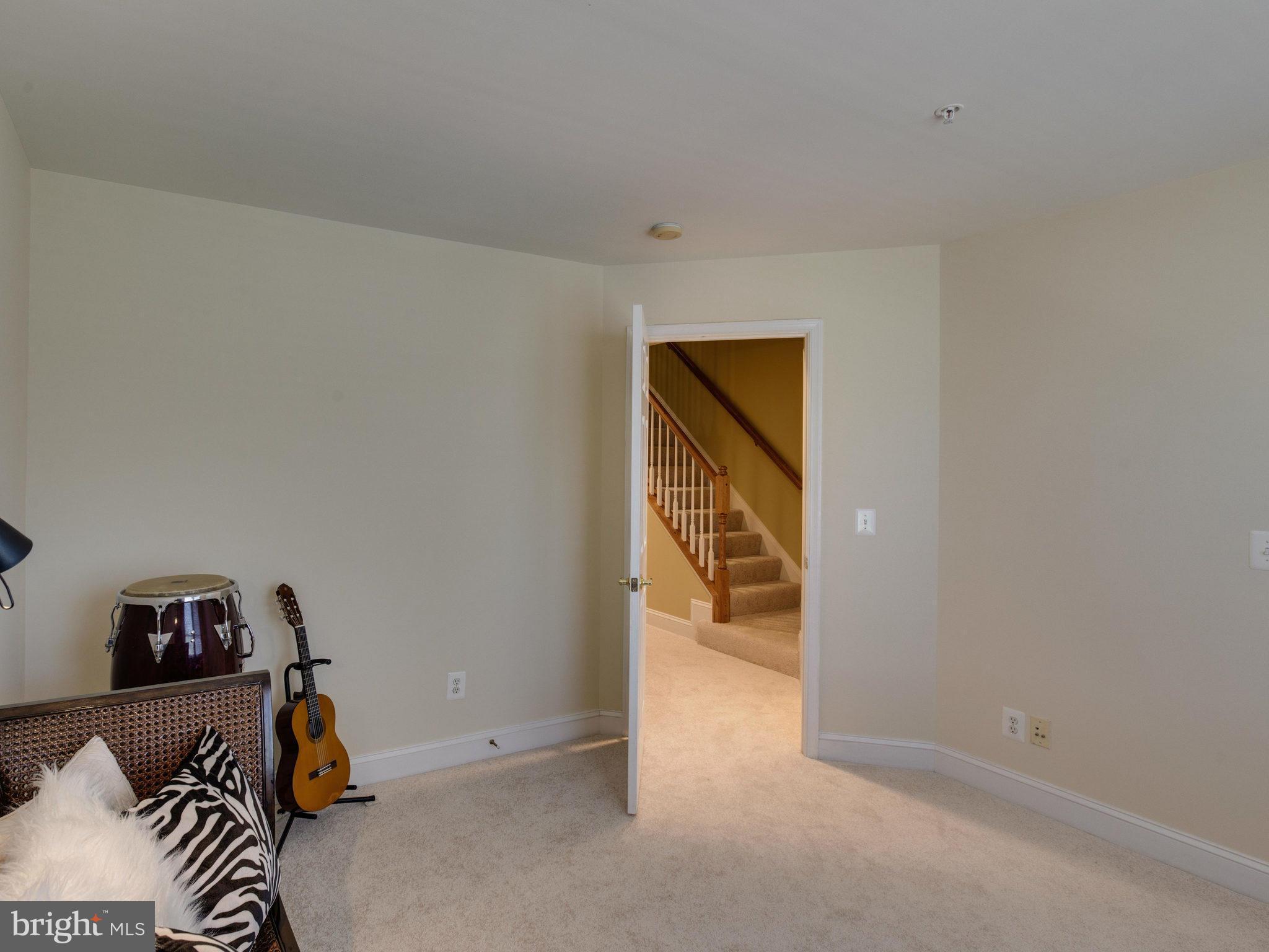 OLD TOWN CRESCENT - Residential