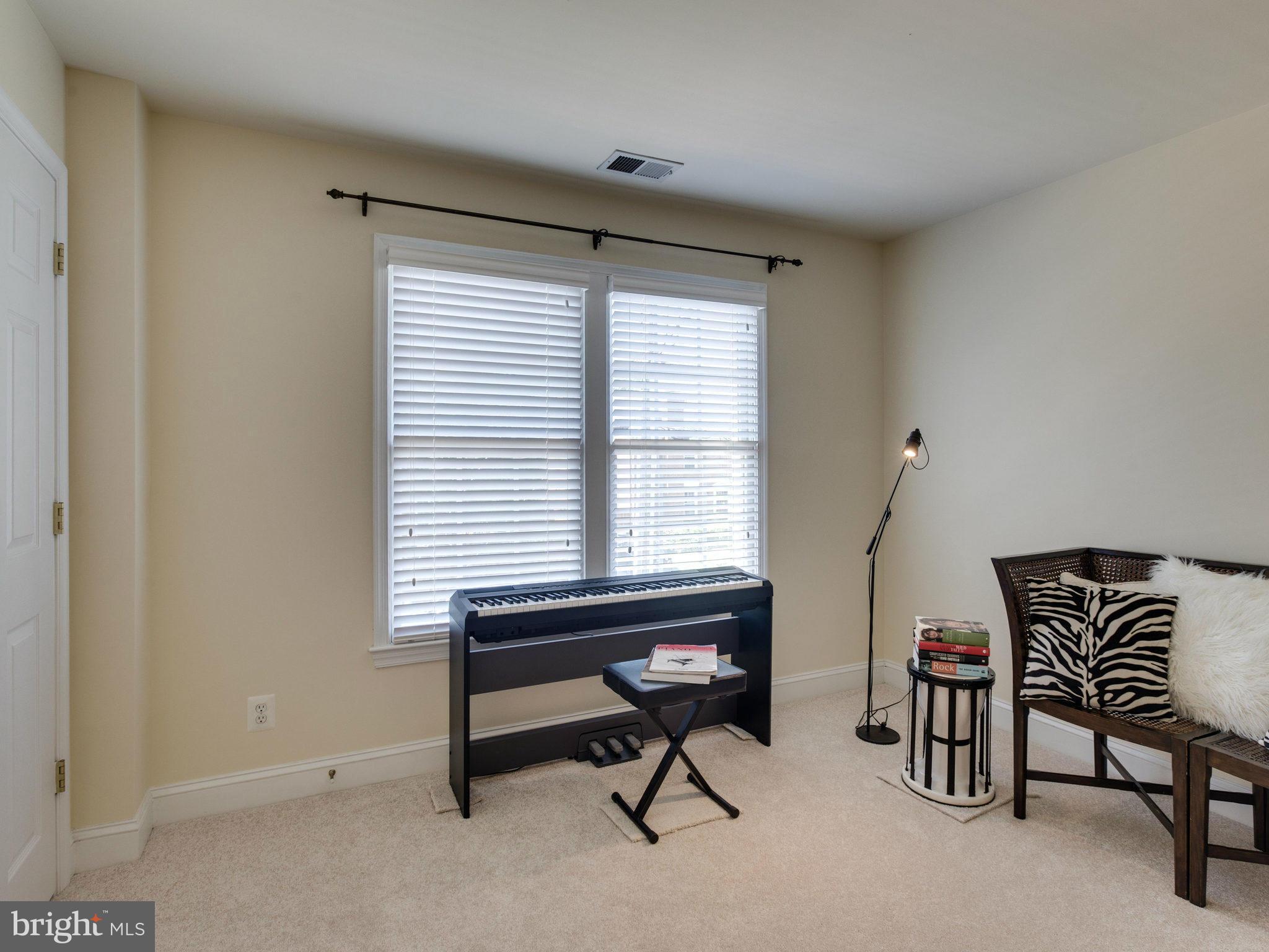 OLD TOWN CRESCENT - Residential