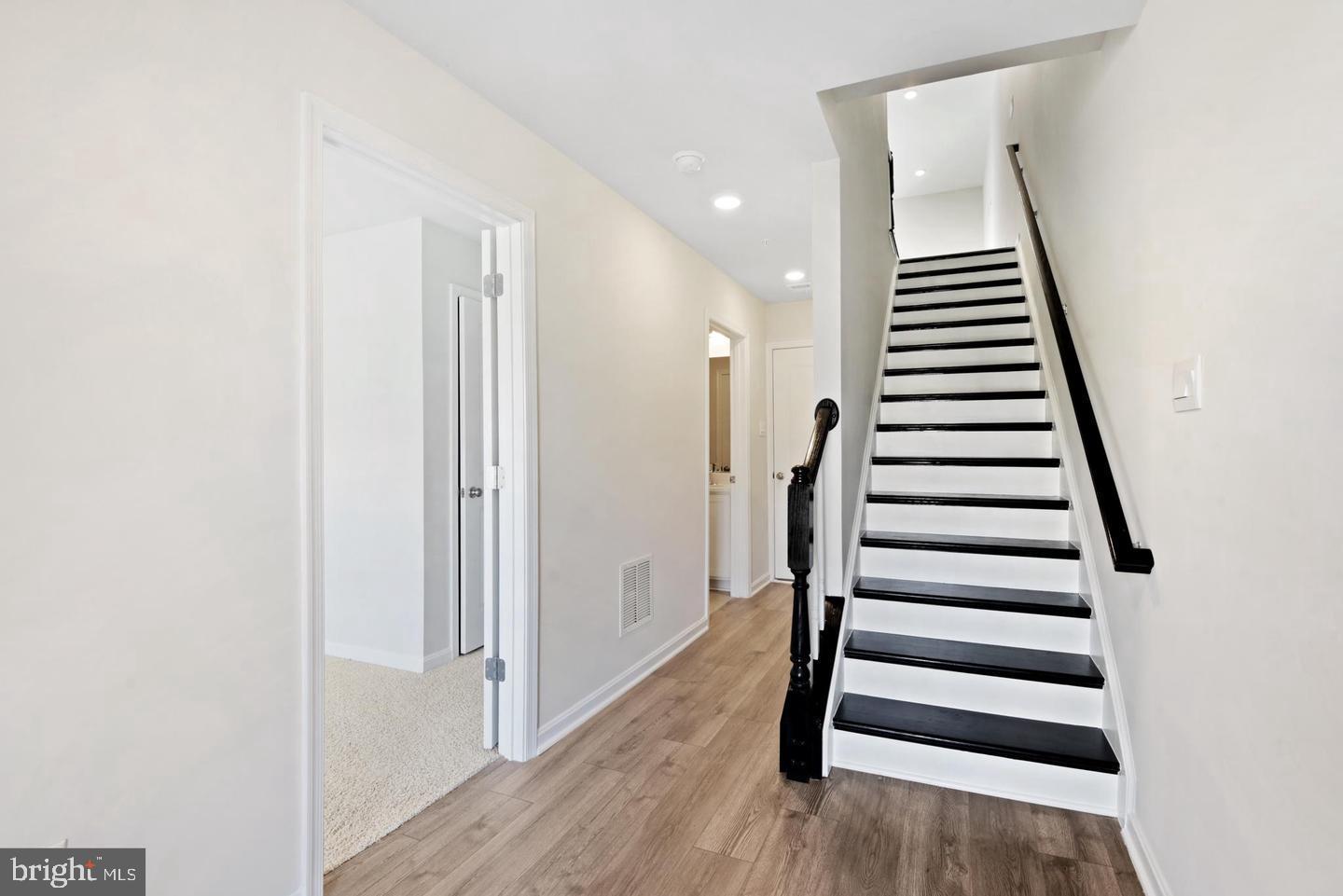 RENN QUARTER - Residential Lease