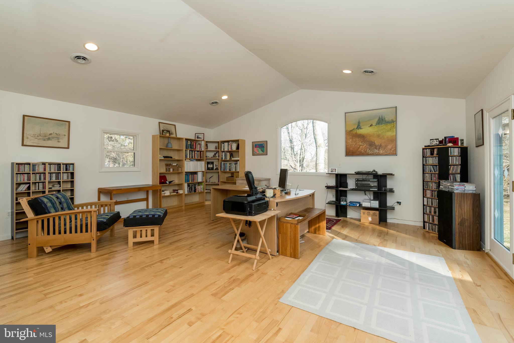 SUNNYBROOK FARMS - Residential