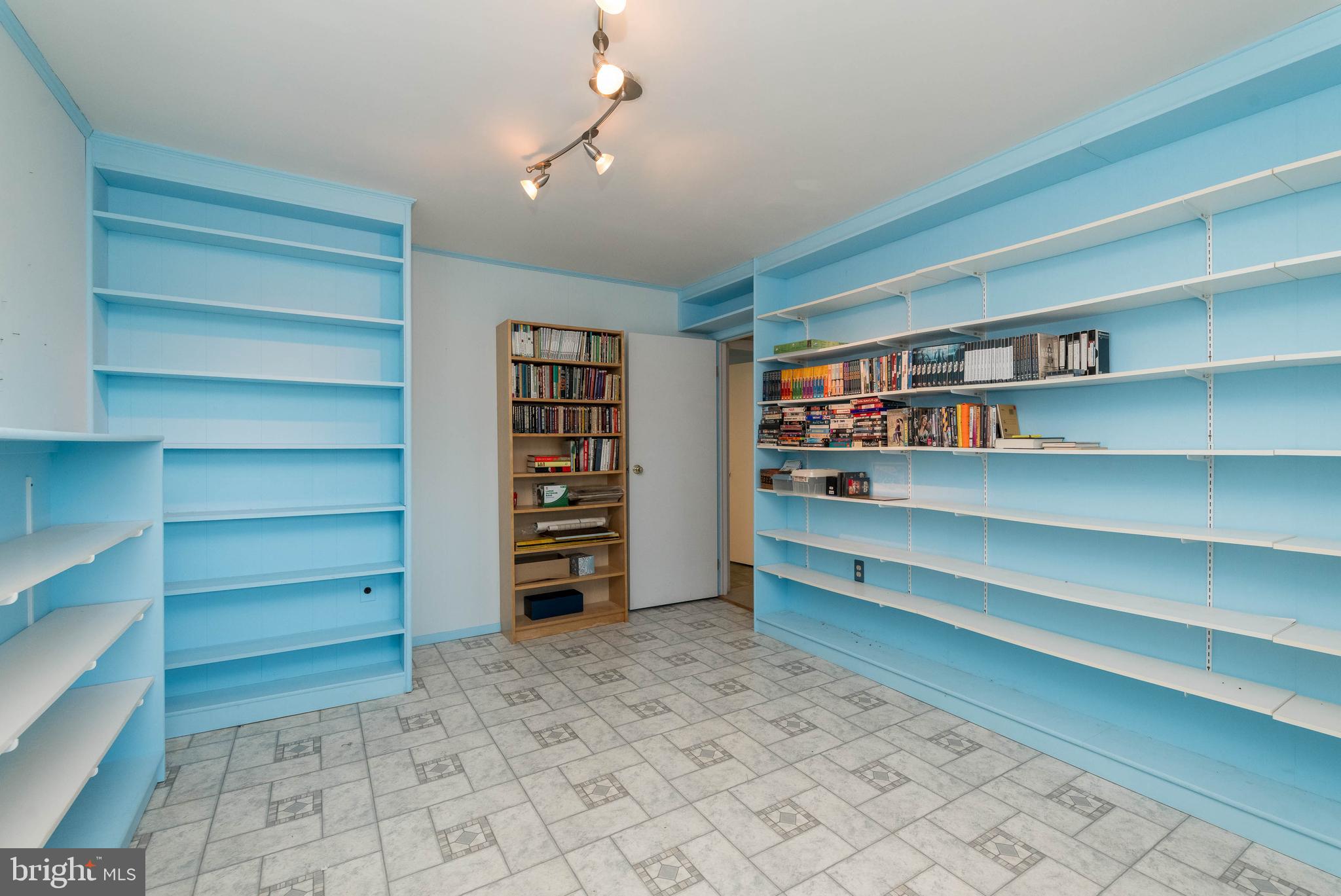 SUNNYBROOK FARMS - Residential