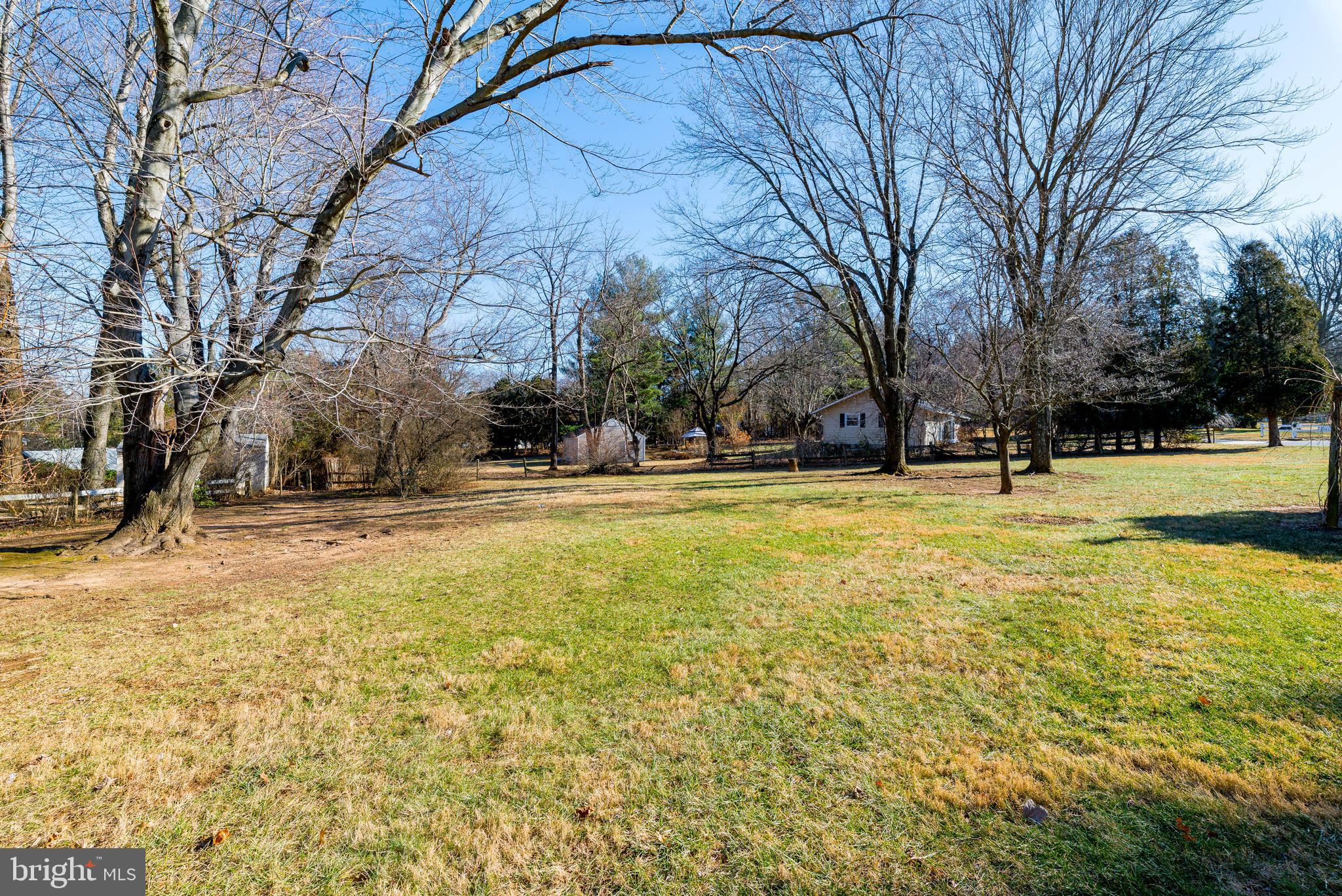 SUNNYBROOK FARMS - Residential