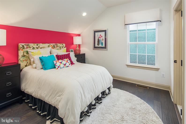 GREENLEIGH AT CROSSROADS - Residential