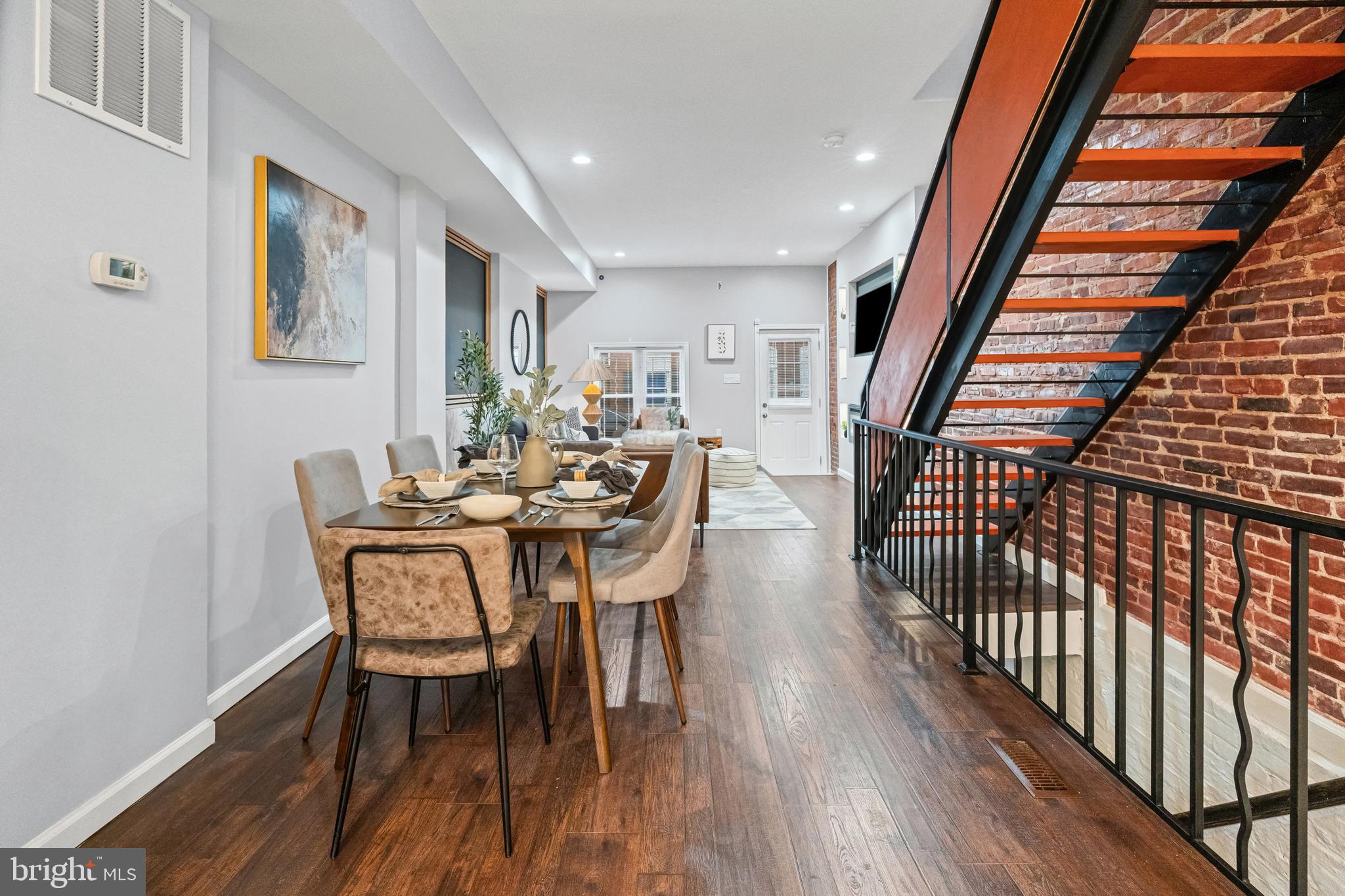 605 N BELNORD AVENUE