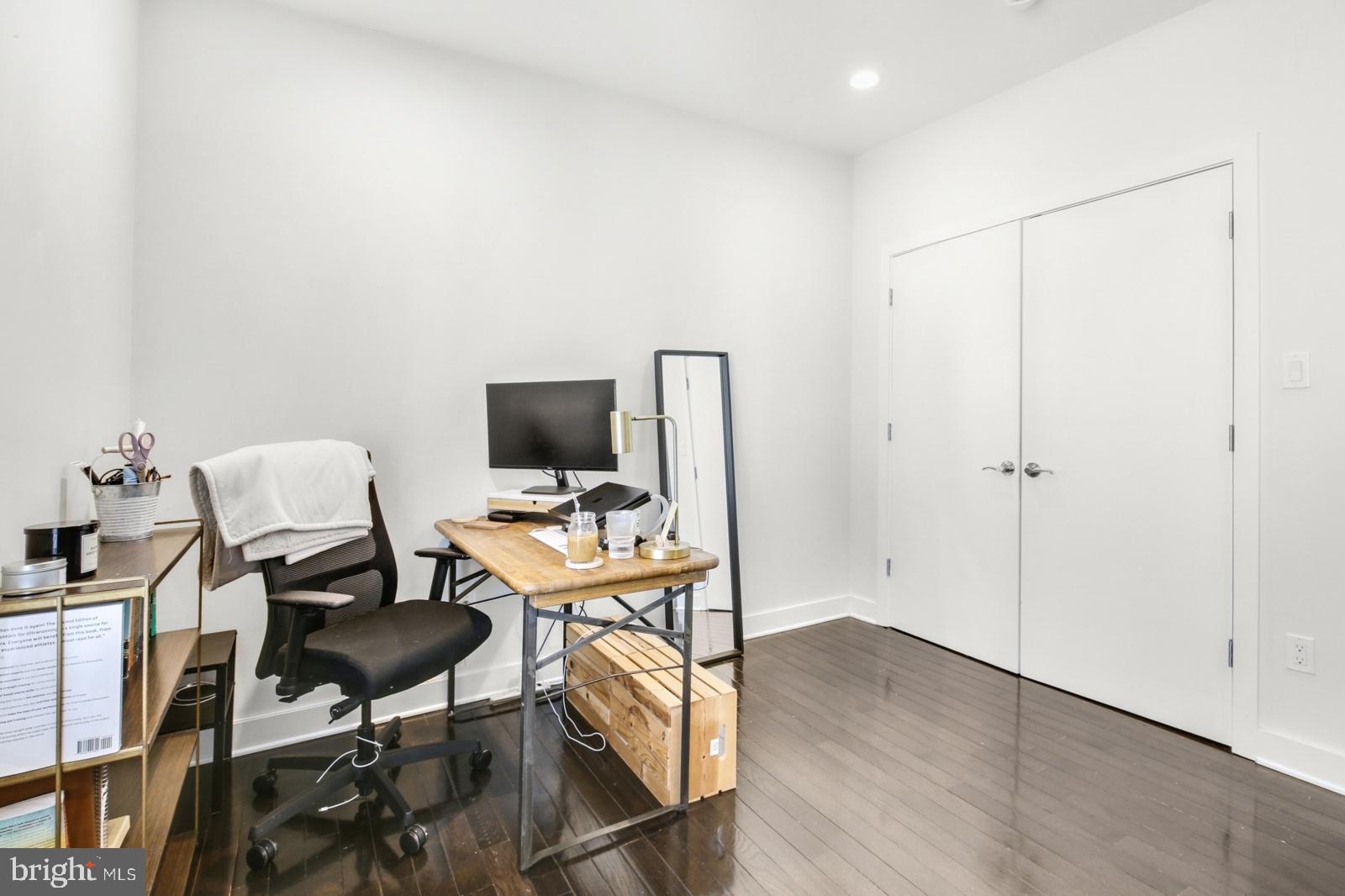 OLDE KENSINGTON - Residential Lease