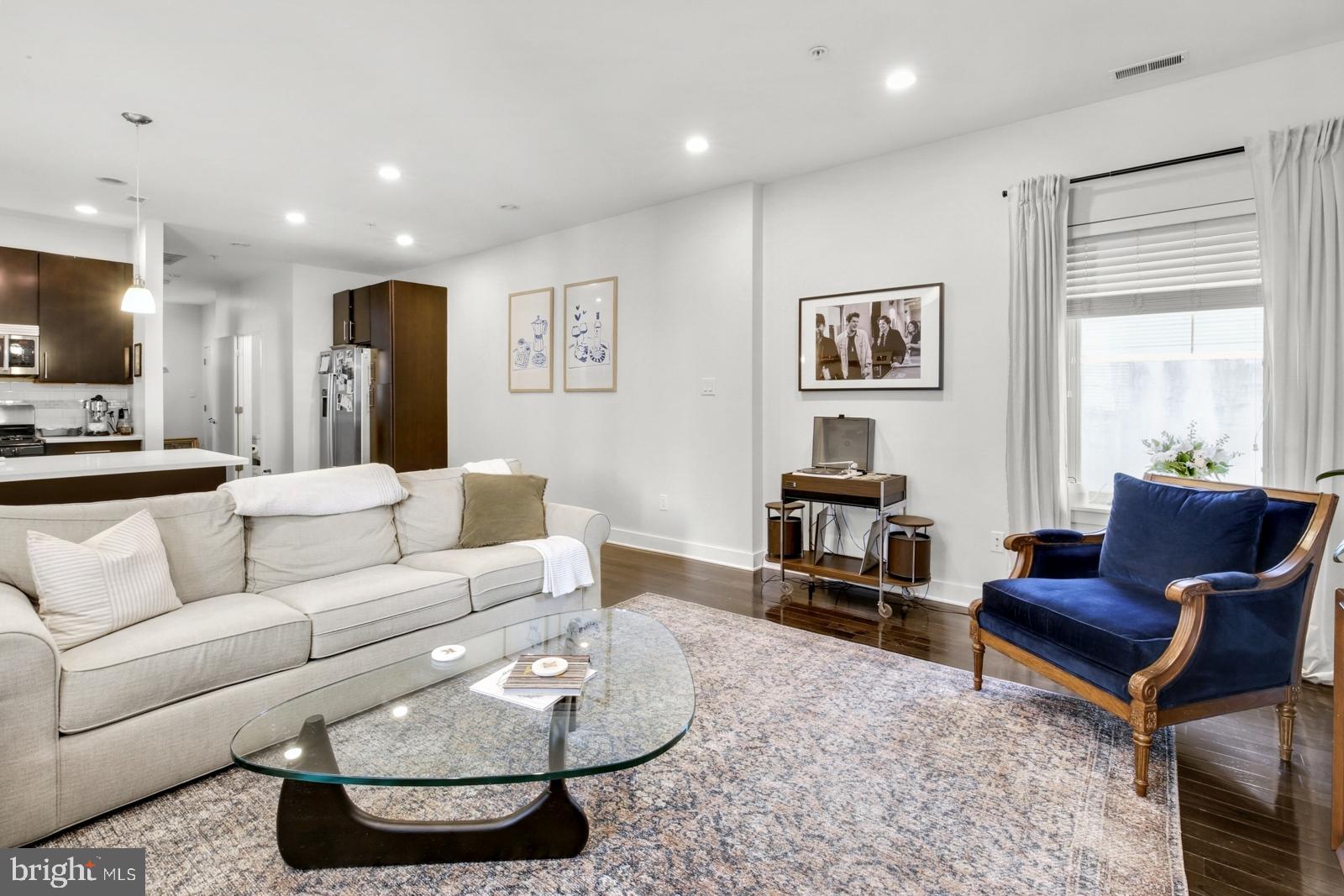 OLDE KENSINGTON - Residential Lease