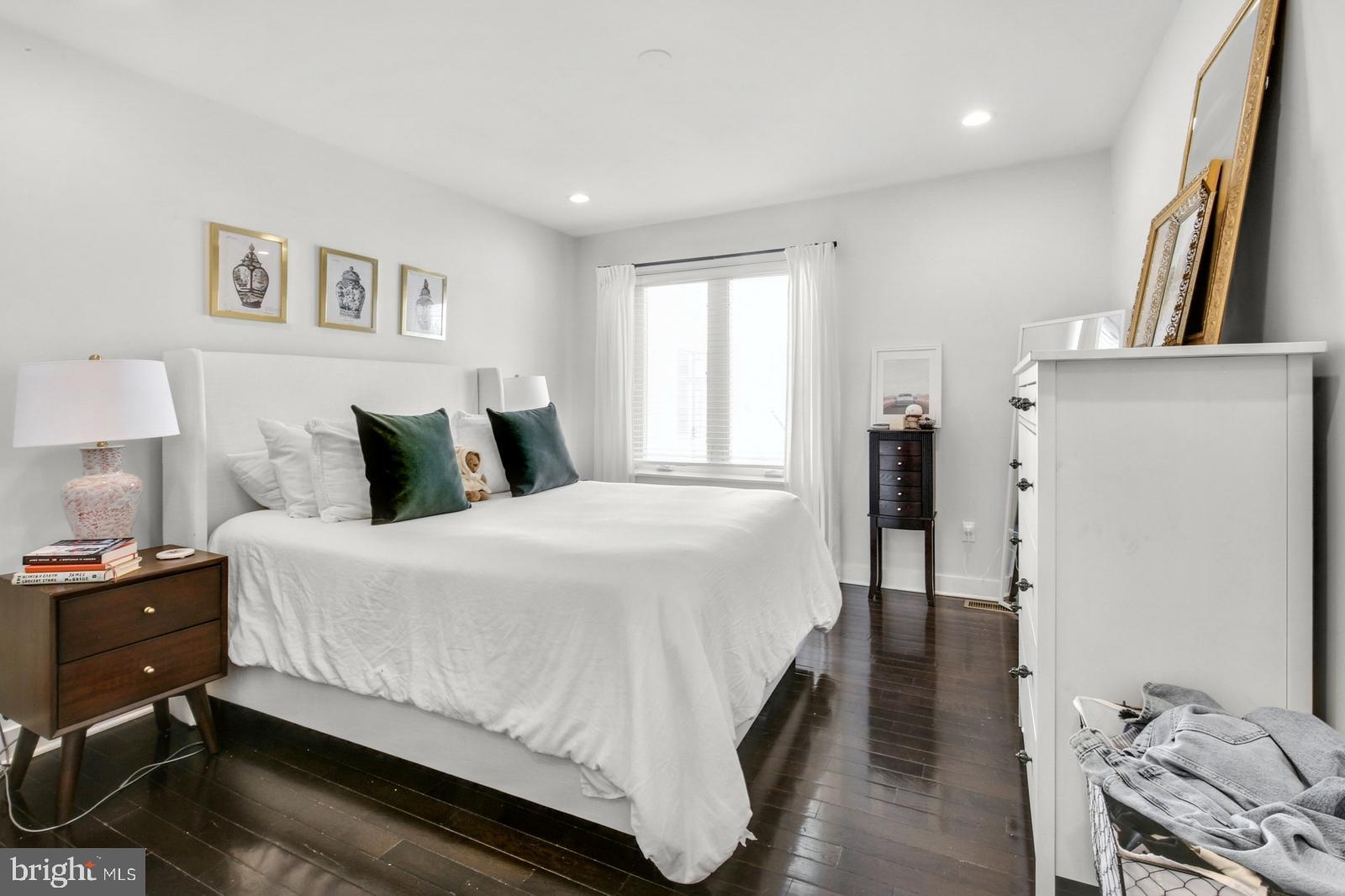 OLDE KENSINGTON - Residential Lease