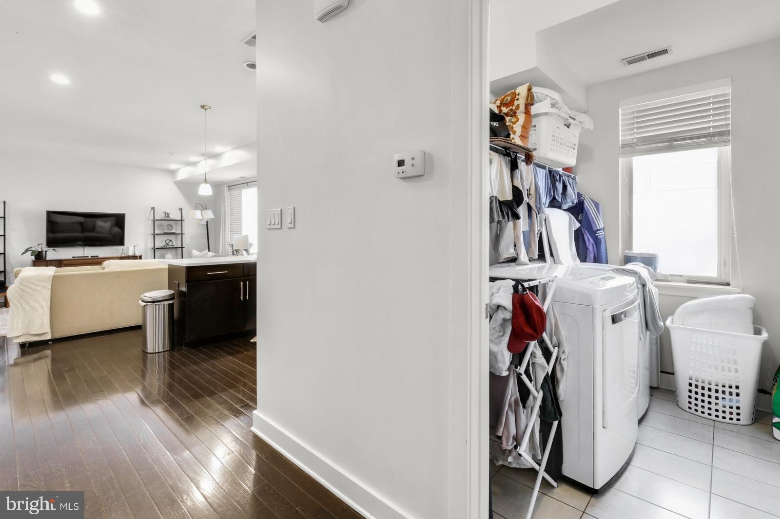 OLDE KENSINGTON - Residential Lease