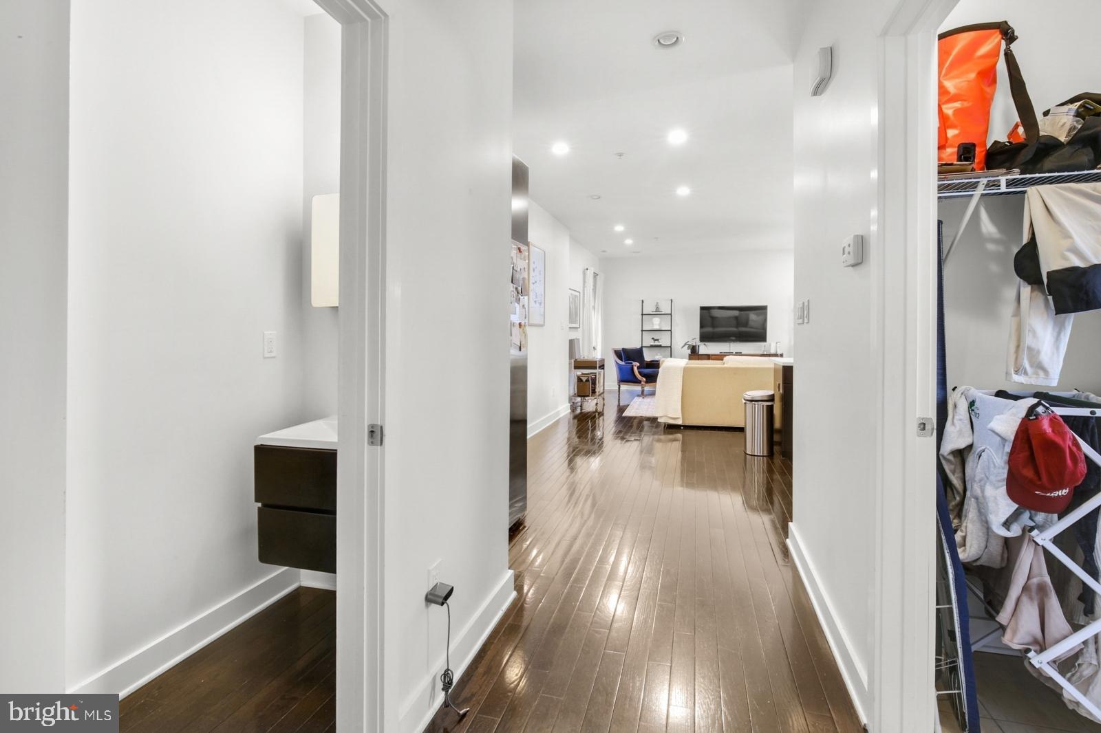 OLDE KENSINGTON - Residential Lease