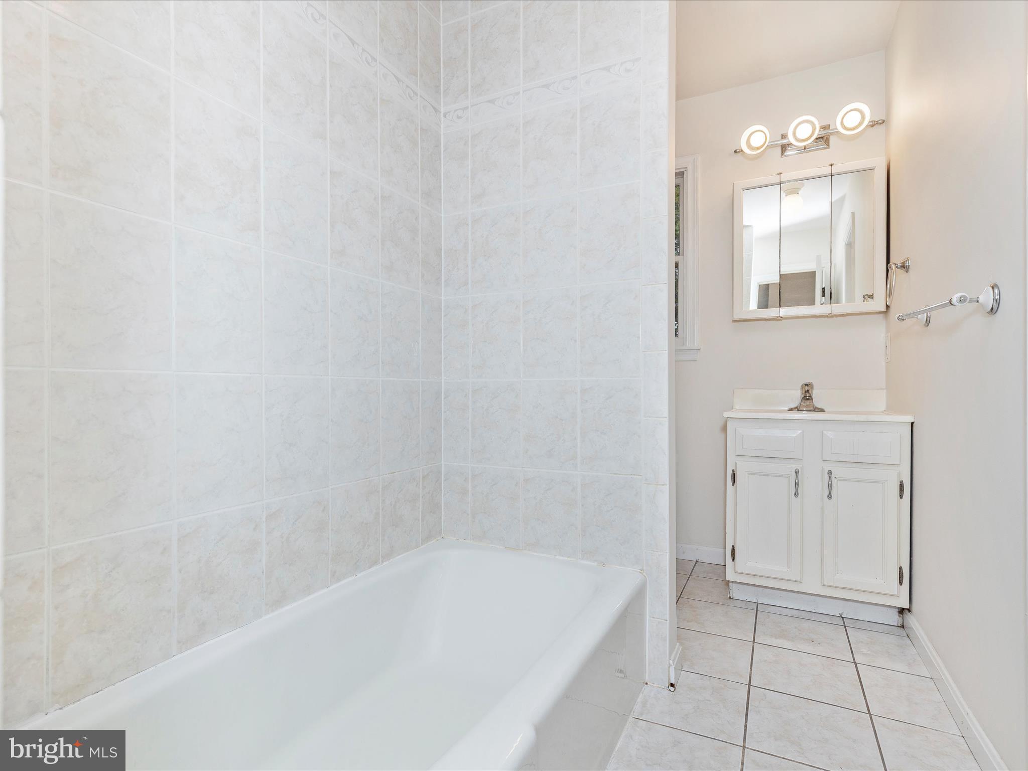 WINDY KNOLL - Residential Lease