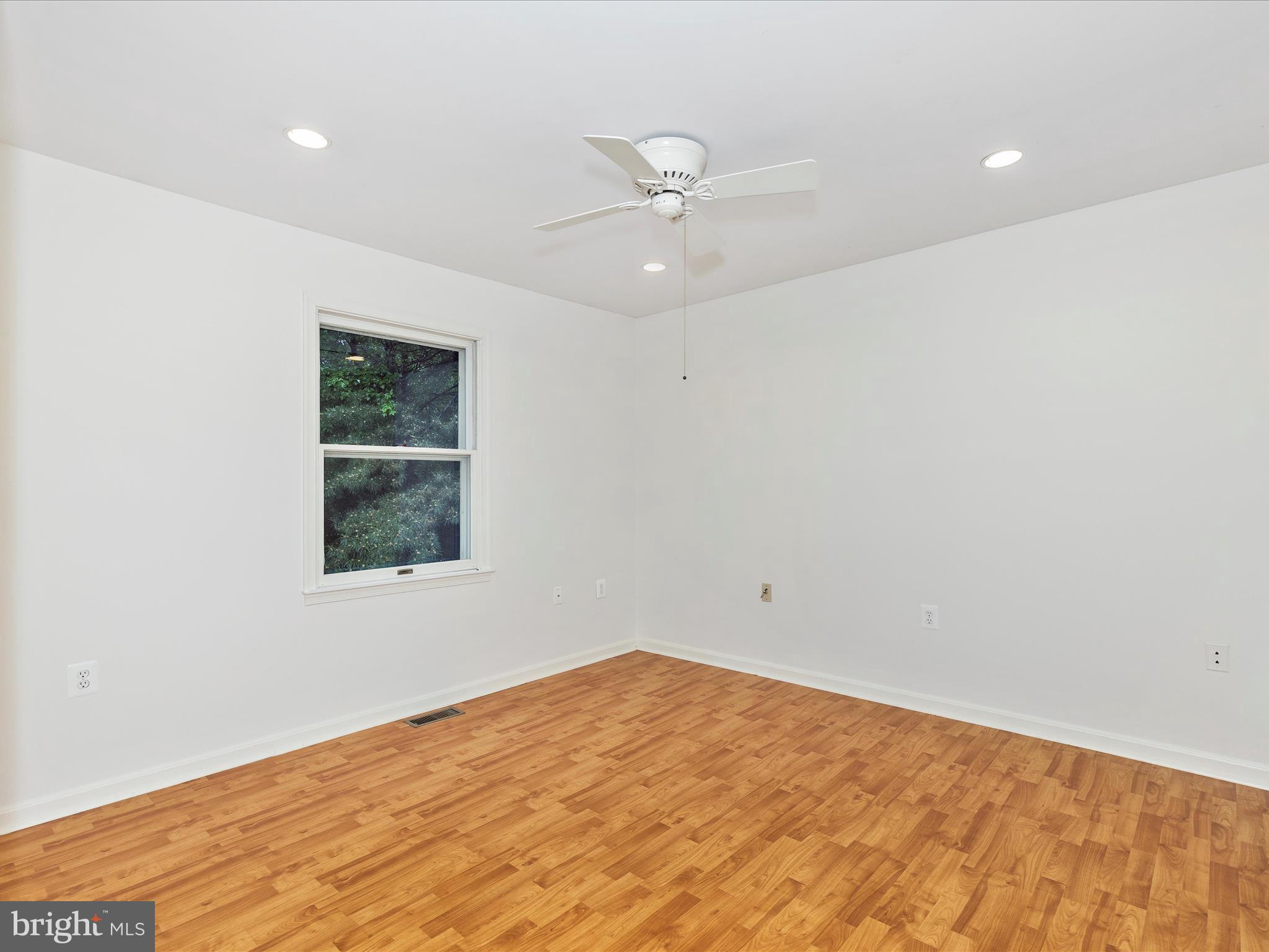 WINDY KNOLL - Residential Lease